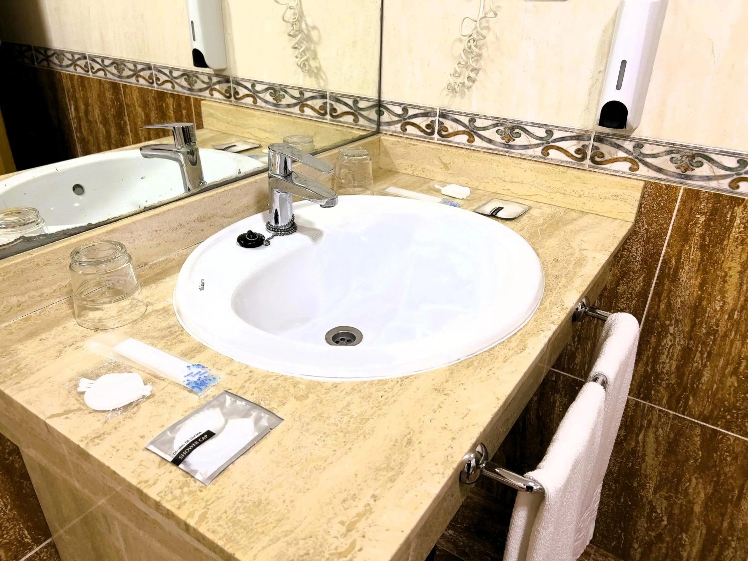 Twin Room with Balcony in Sol y Sombra