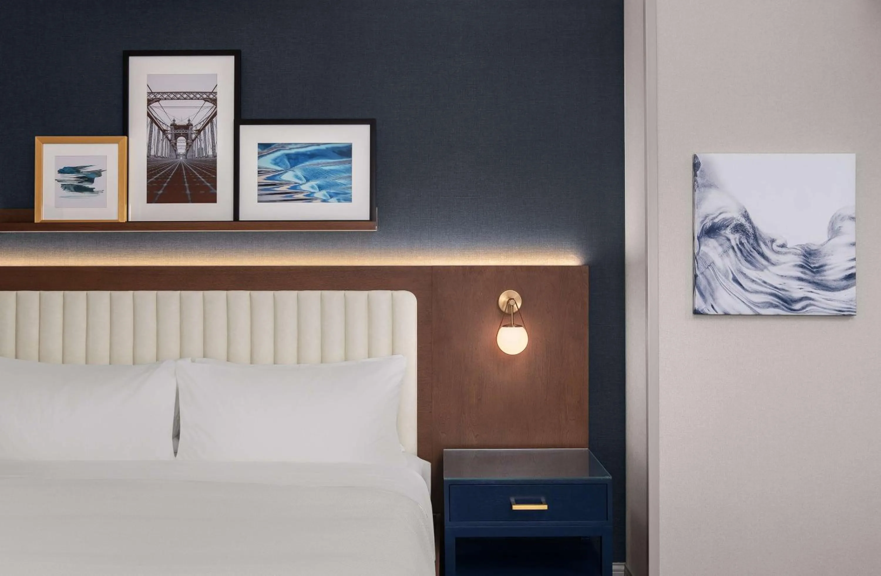 King Room in The Well House Hamilton, Tapestry Collection By Hilton