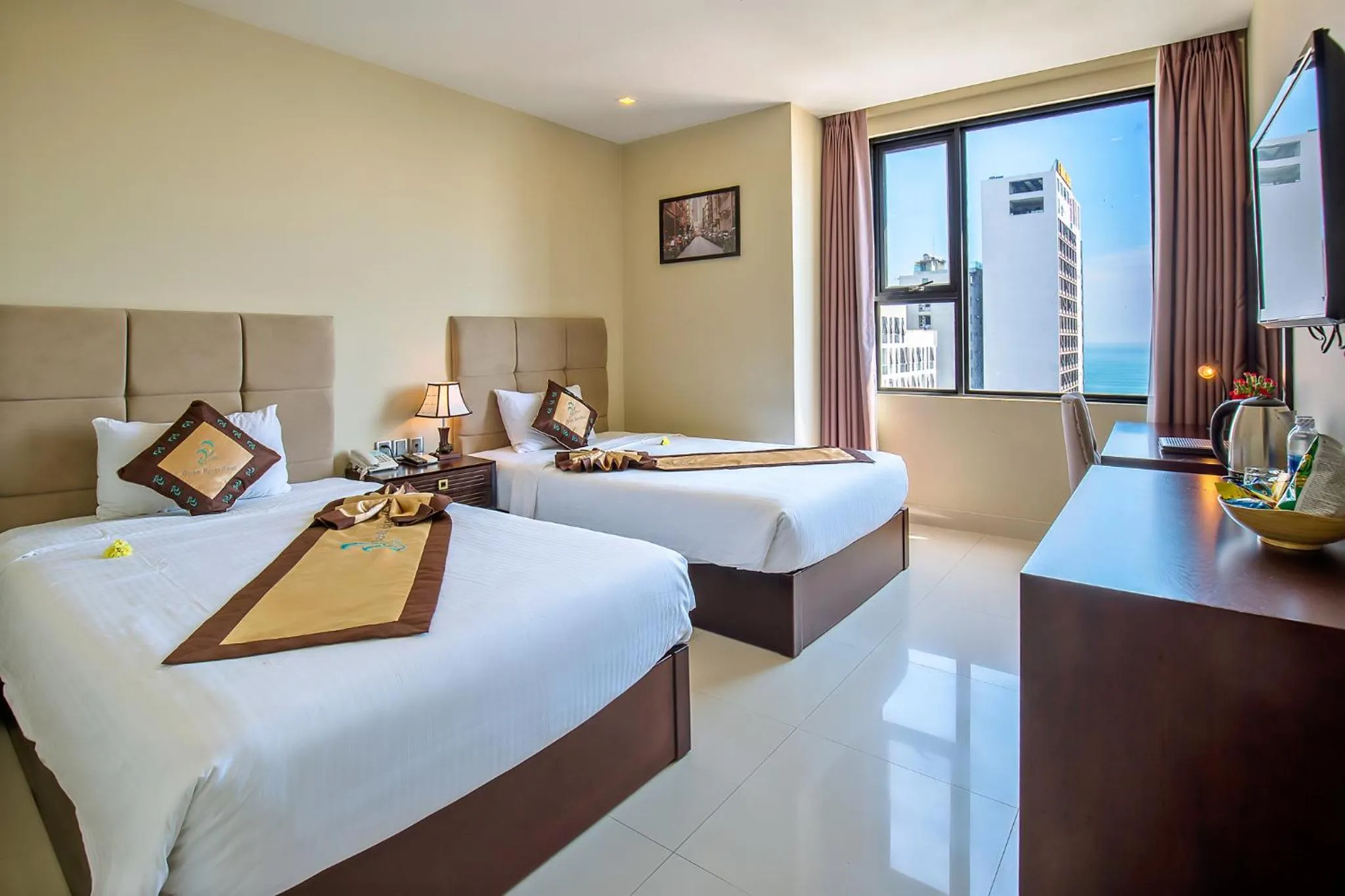 Deluxe Twin Room with Sea View in Ocean Haven Hotel
