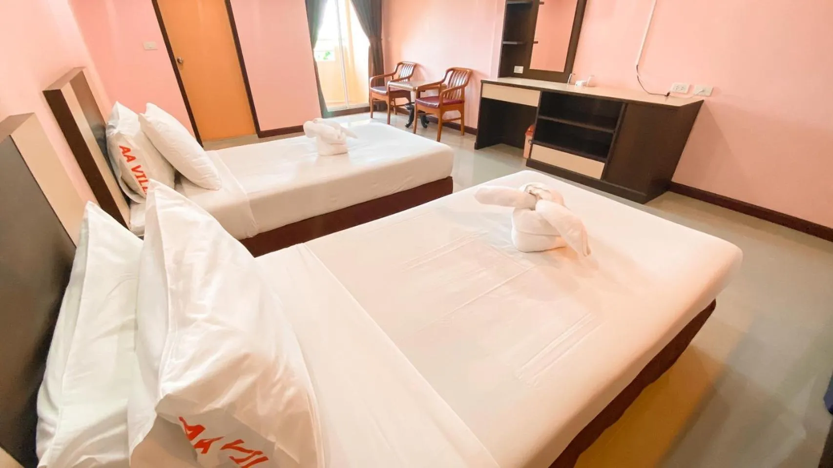 Superior Twin Room in AA Pattaya Ville
