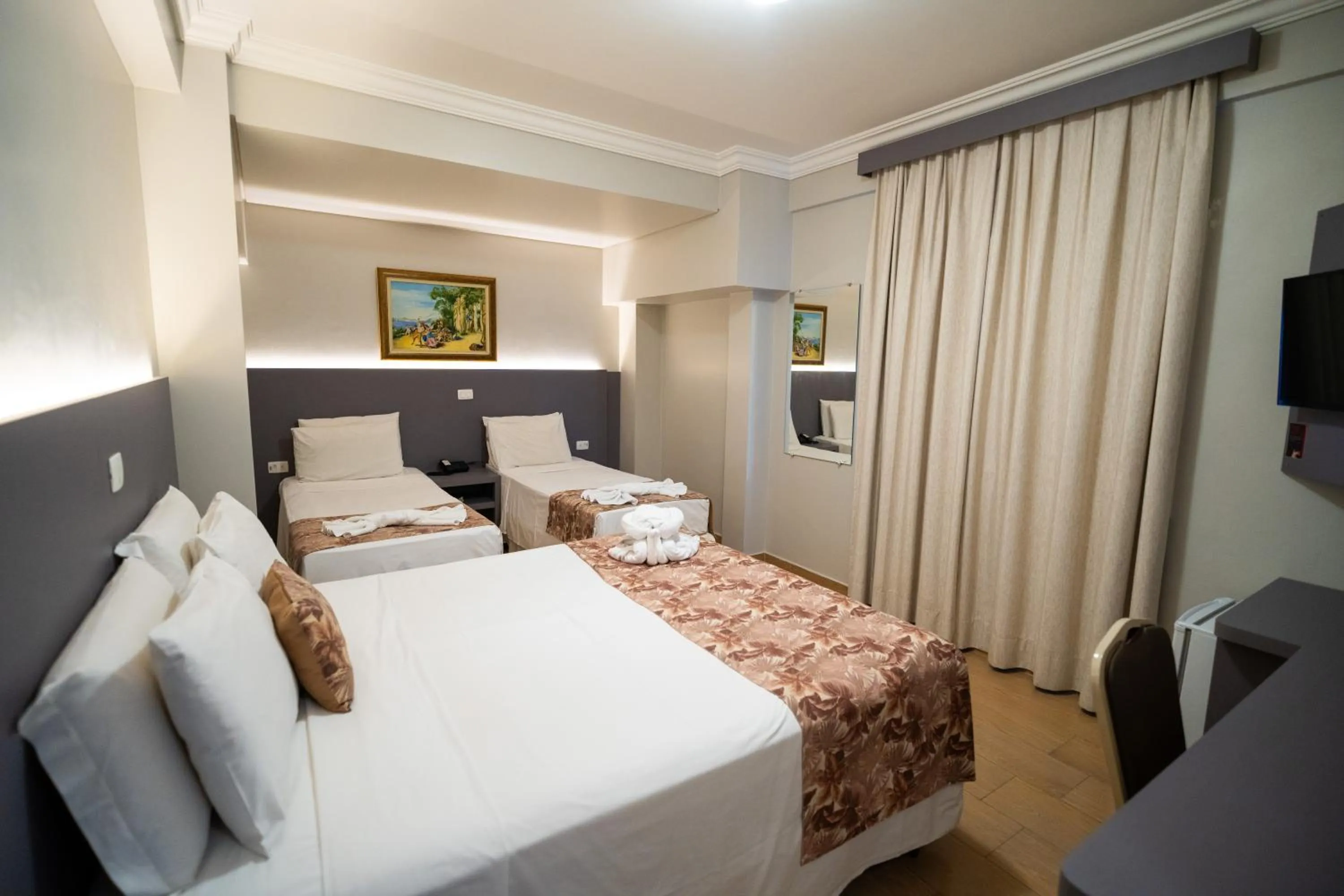 Quadruple Room in Tarobá Hotel