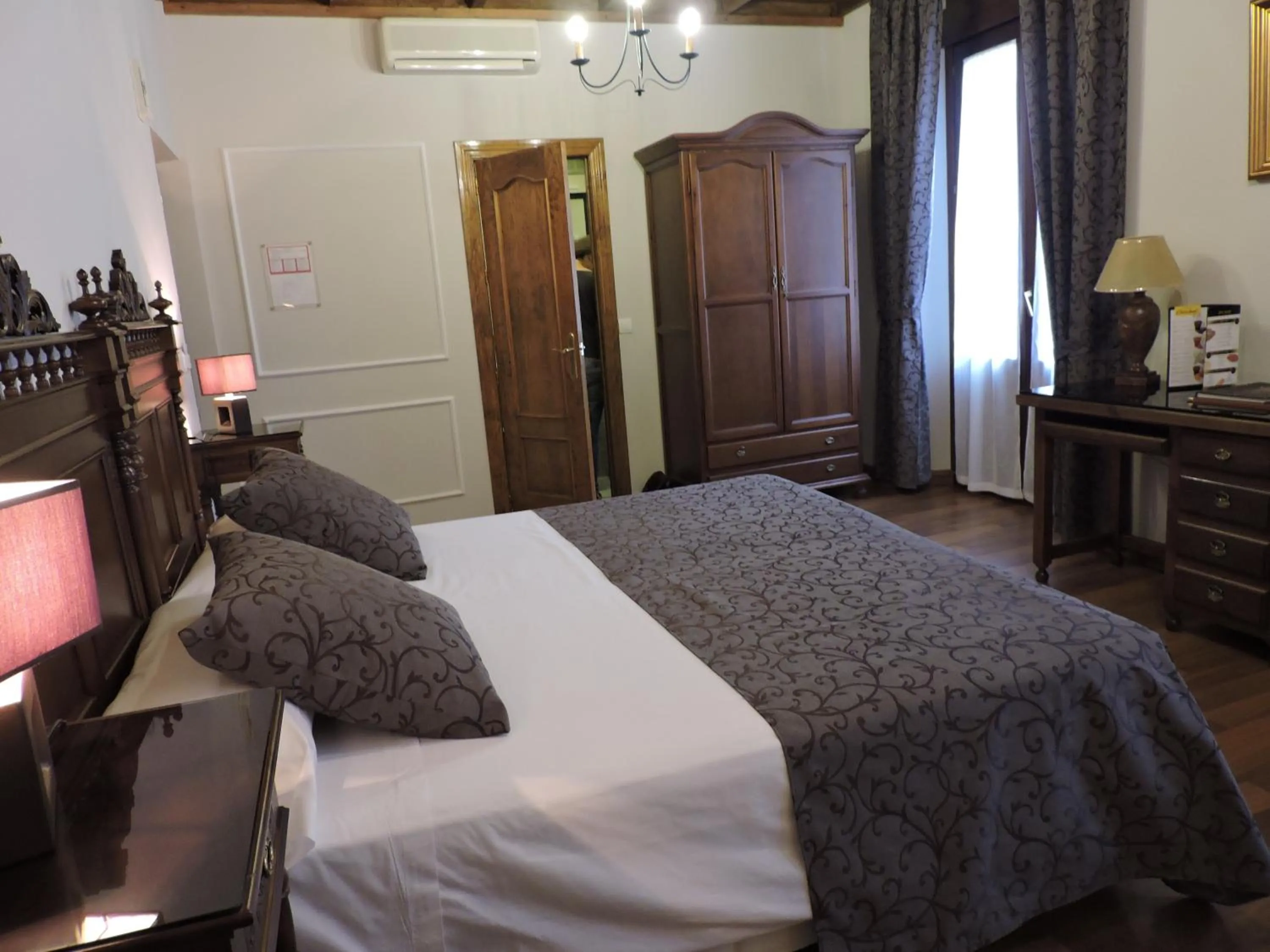 Double or Twin Room in Hotel Palacio de Oñate