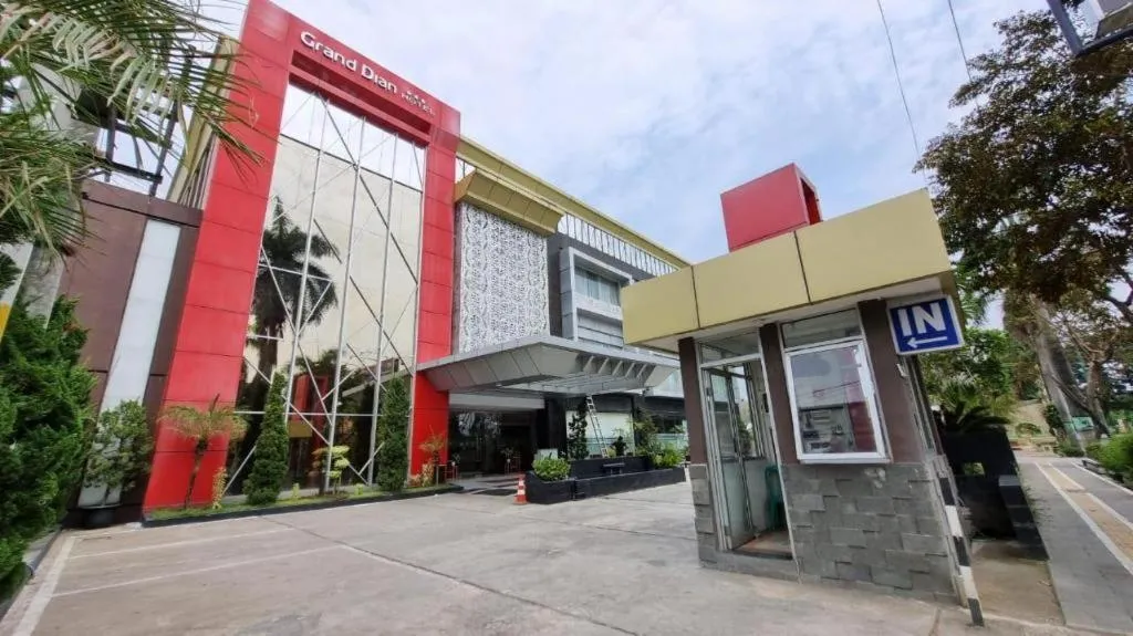 Grand Dian Hotel Slawi