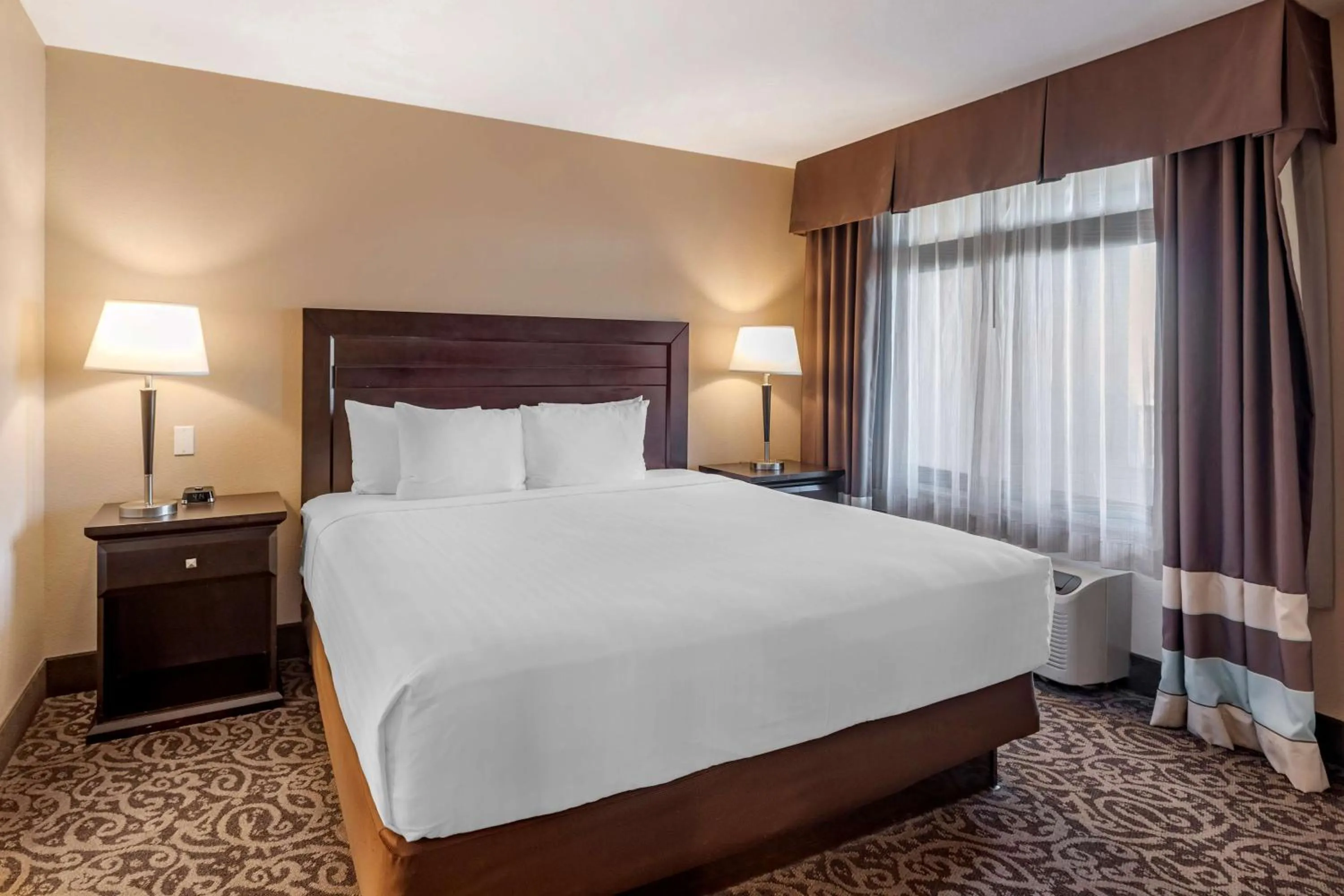King Suite with Sofa Bed and Balcony - Non-Smoking in Best Western Plus Las Vegas South Henderson