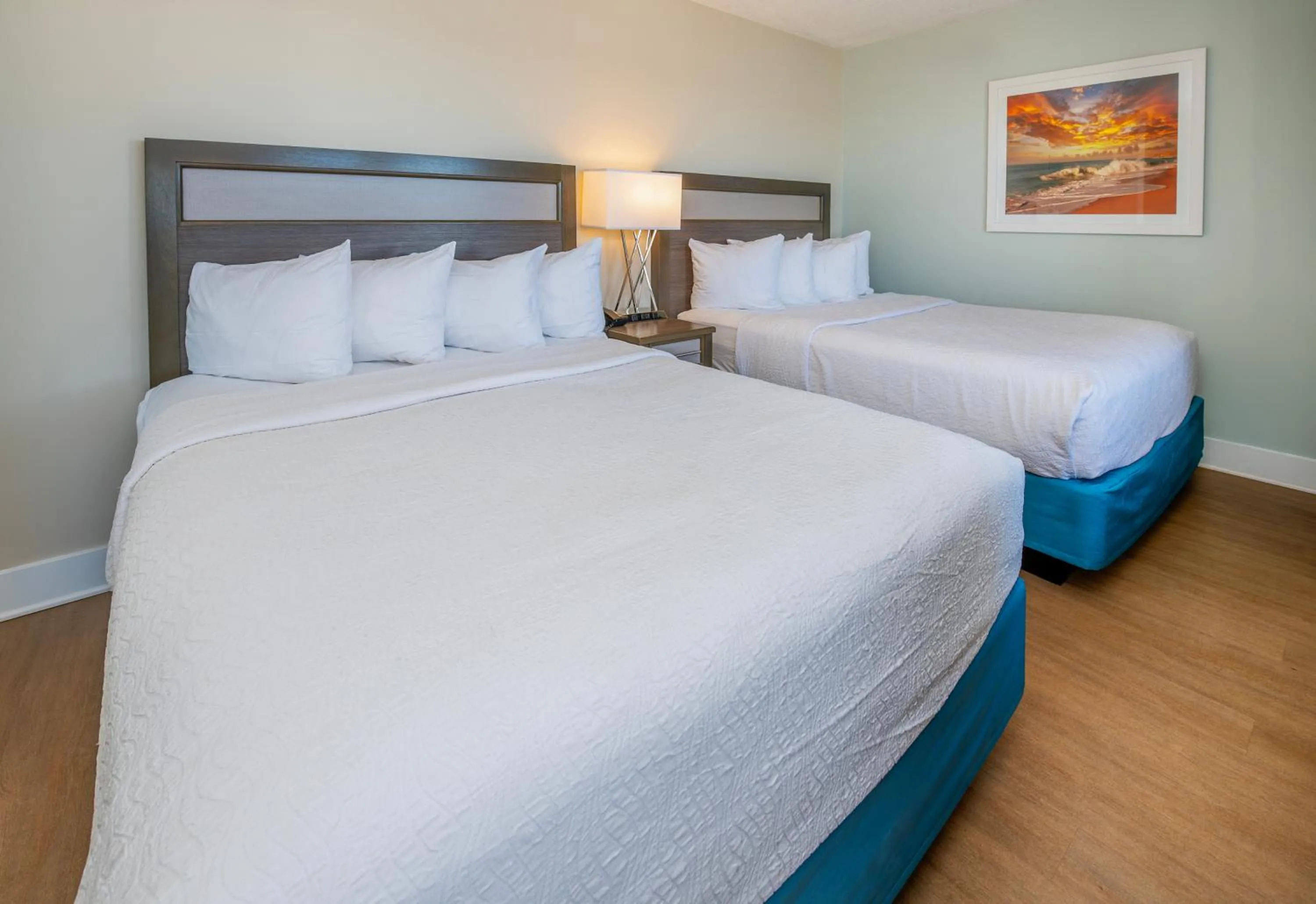 Queen Suite with Sea View in Commander Hotel & Suites