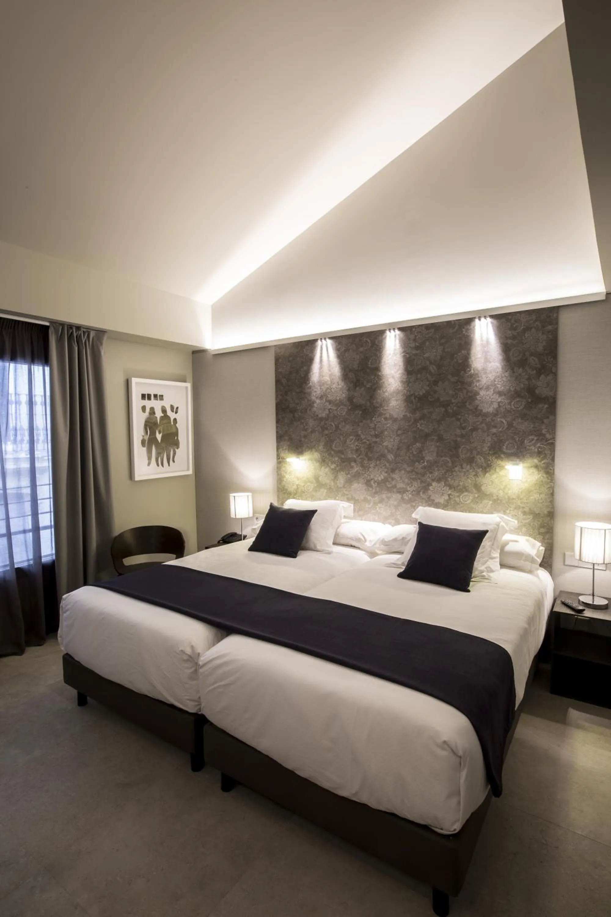 Basic Double Room in Vincci Mercat