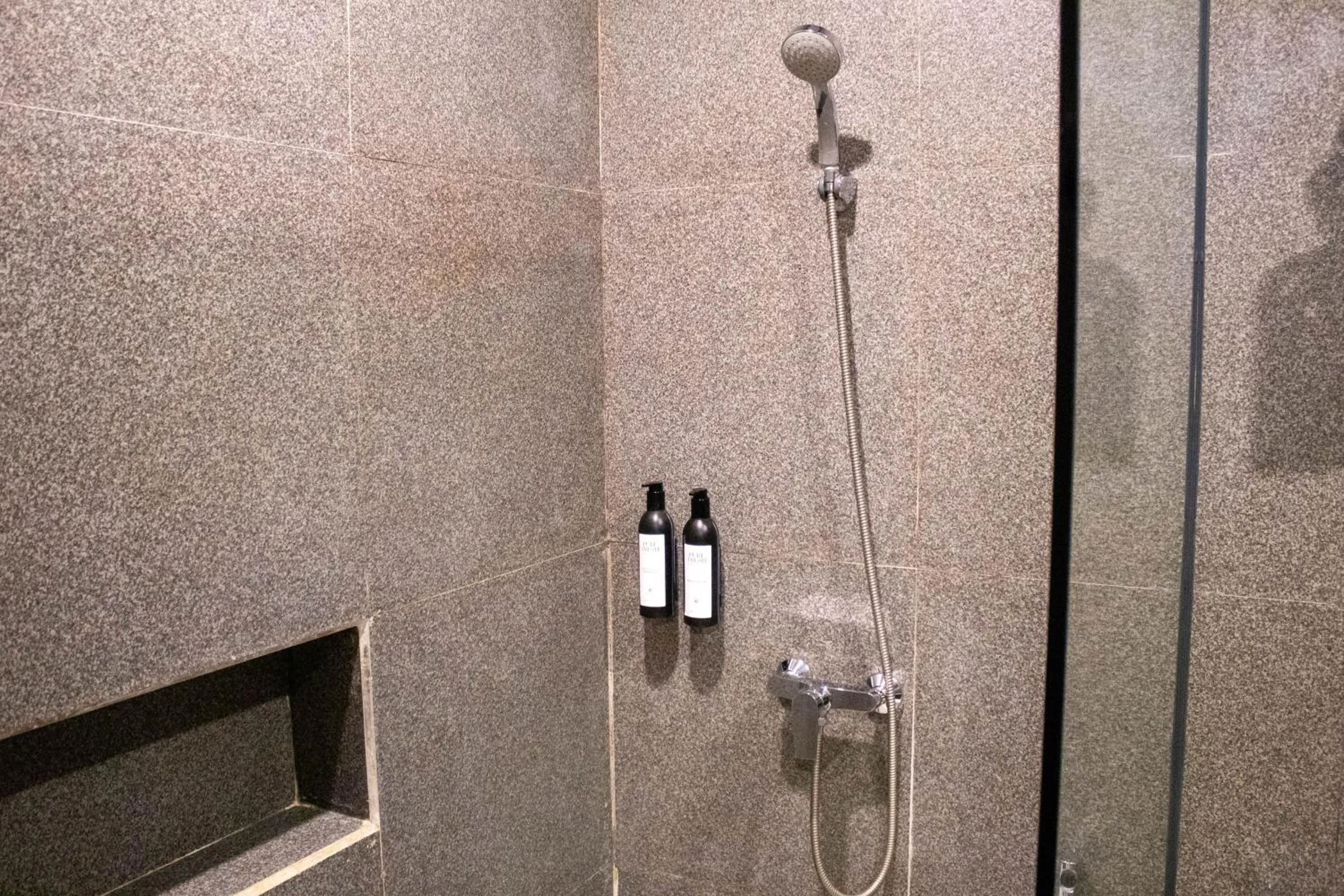 Deluxe Twin Room in Azana Garden Hill Resort Blora