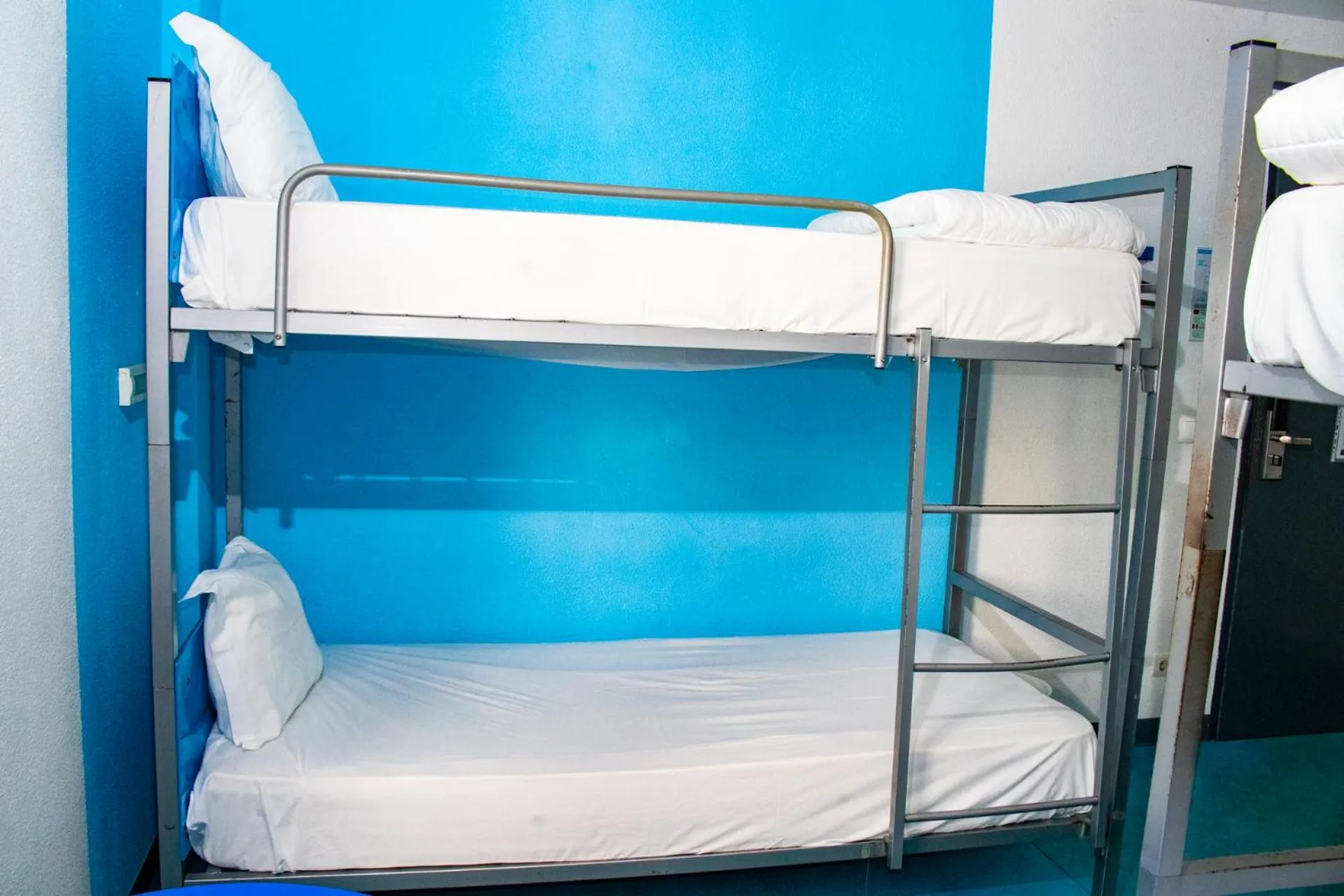 Bed in 6-Bed Female Dormitory Room in HI Lisboa - Pousada de Juventude