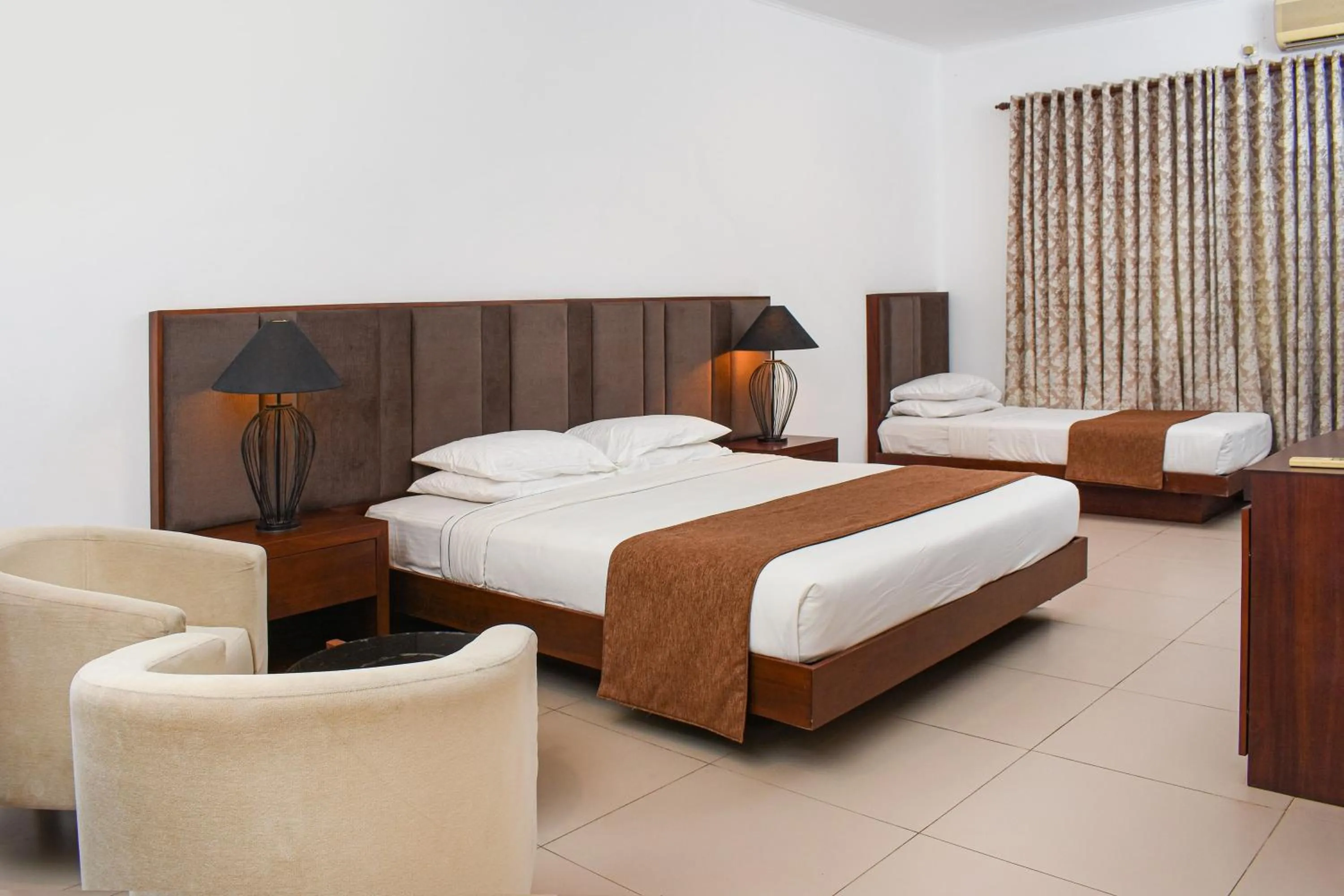 Deluxe Triple Room in Joe's Resort Bentota