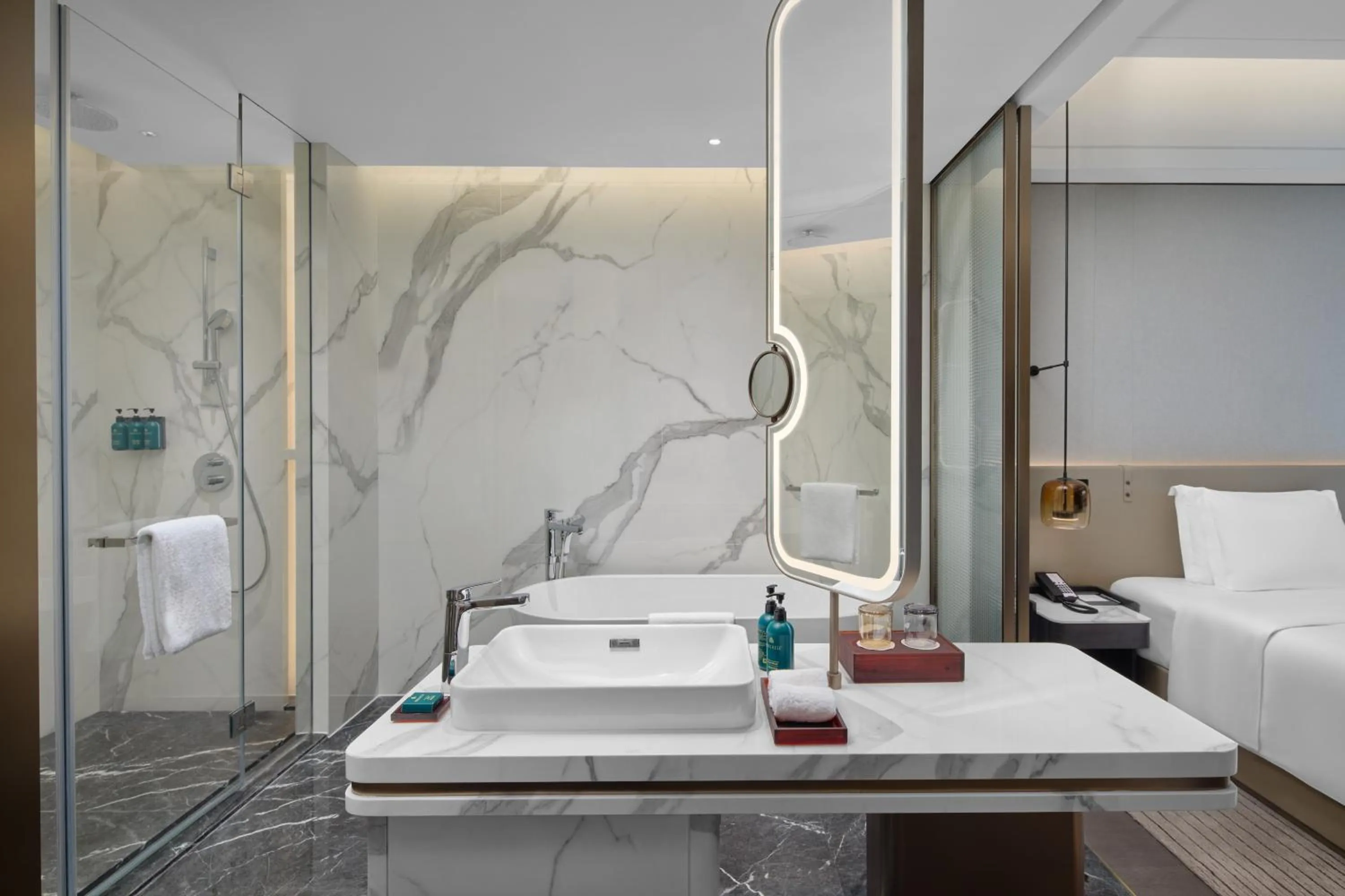 Standard King Room with Lounge Access in Crowne Plaza Kunshan East by IHG