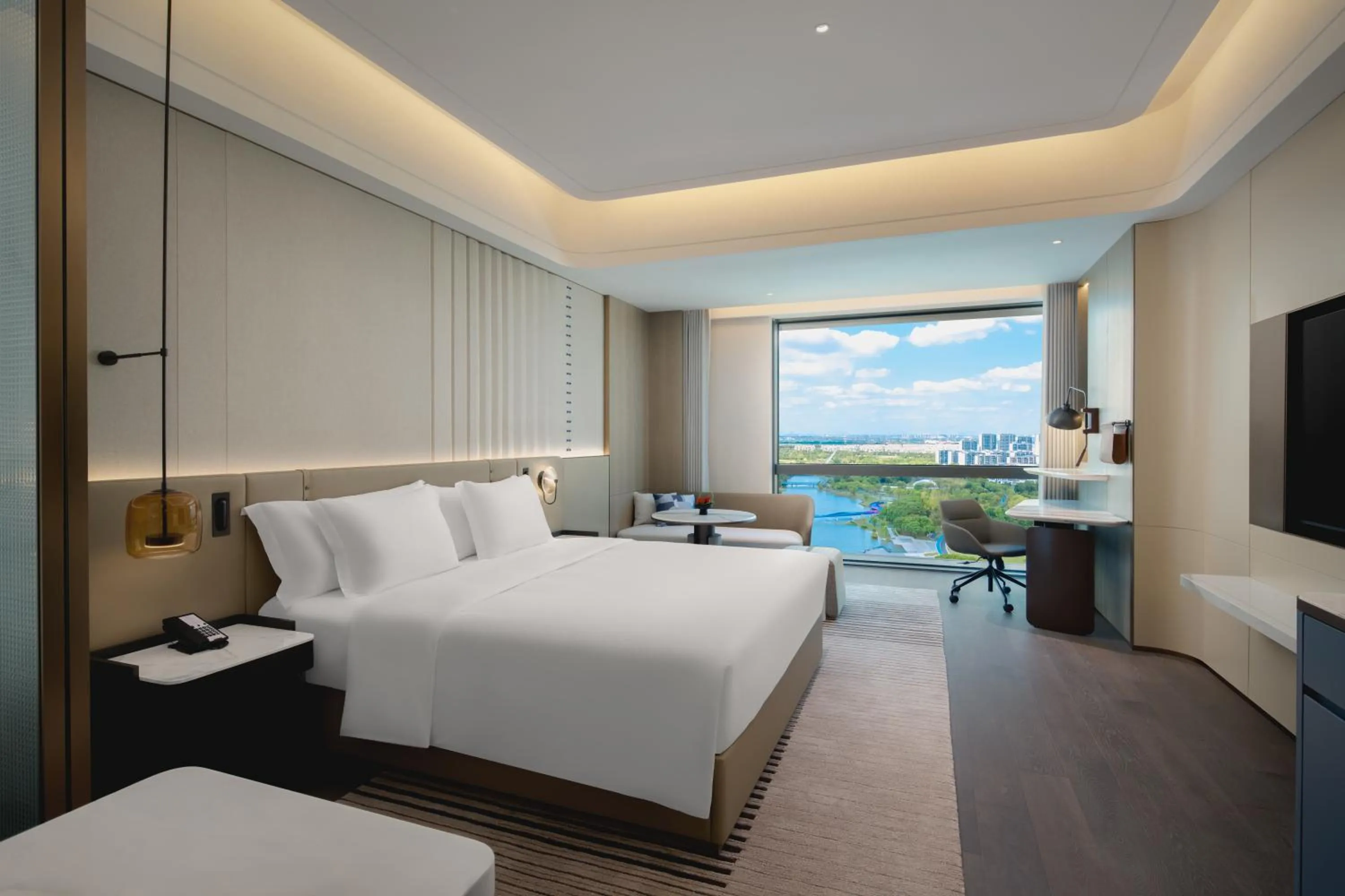 Standard King Room with River View in Crowne Plaza Kunshan East by IHG