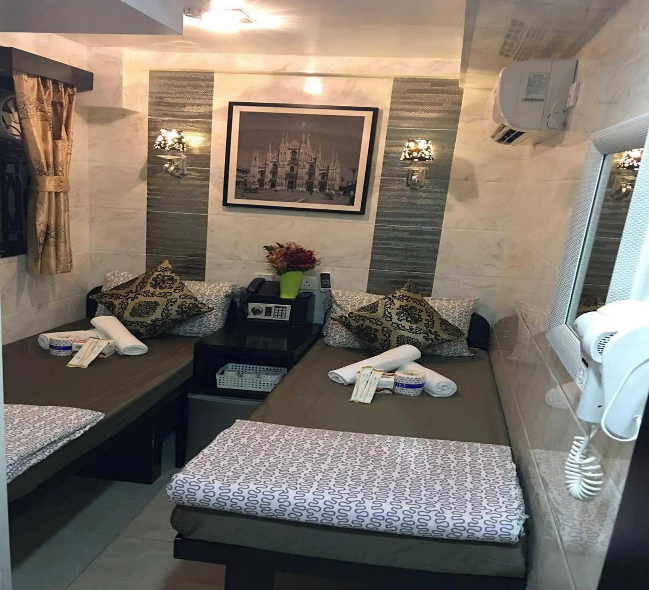 Comfort Twin Room in Skycity Hostel