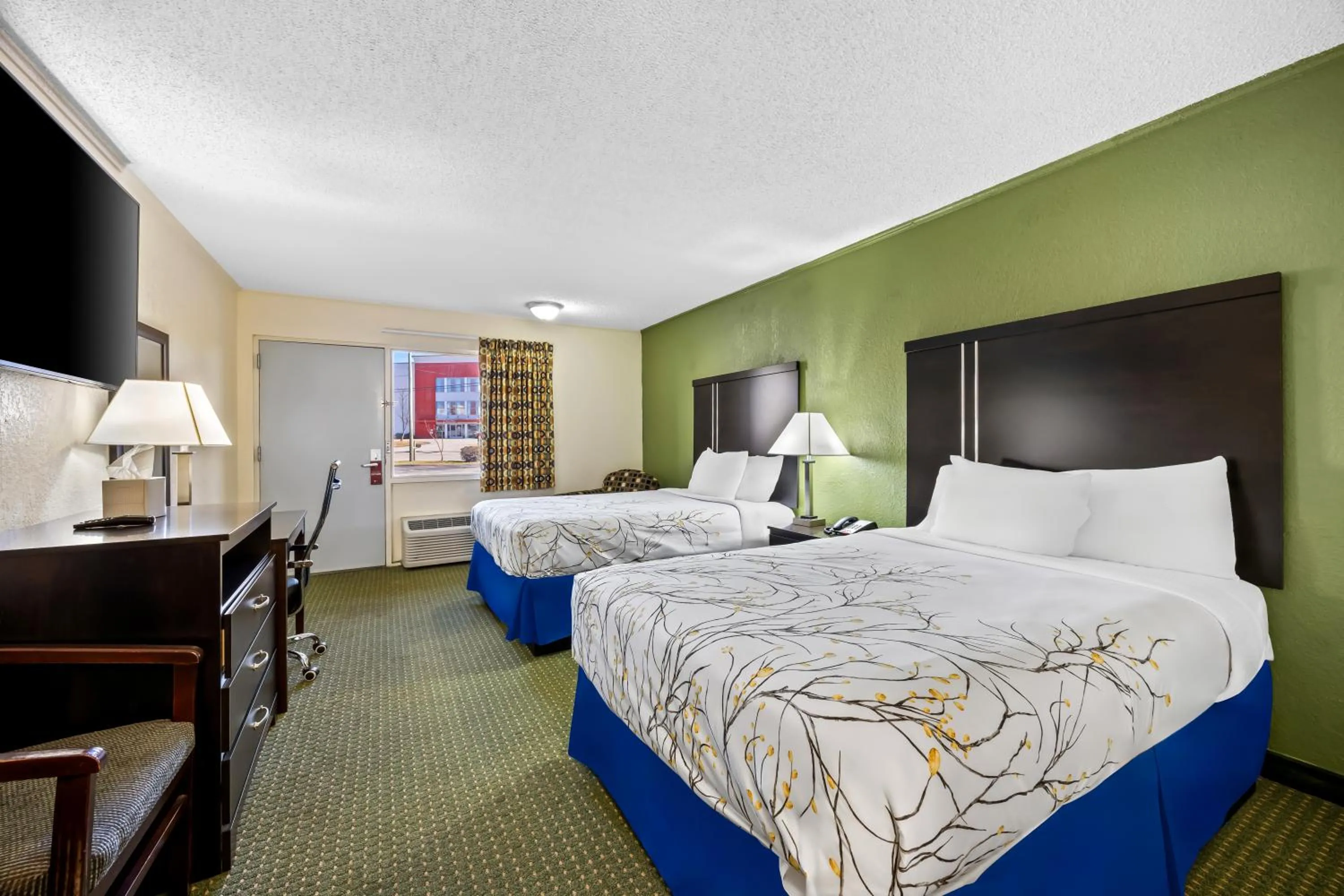 Double Room in America's Best Value Inn-Columbia