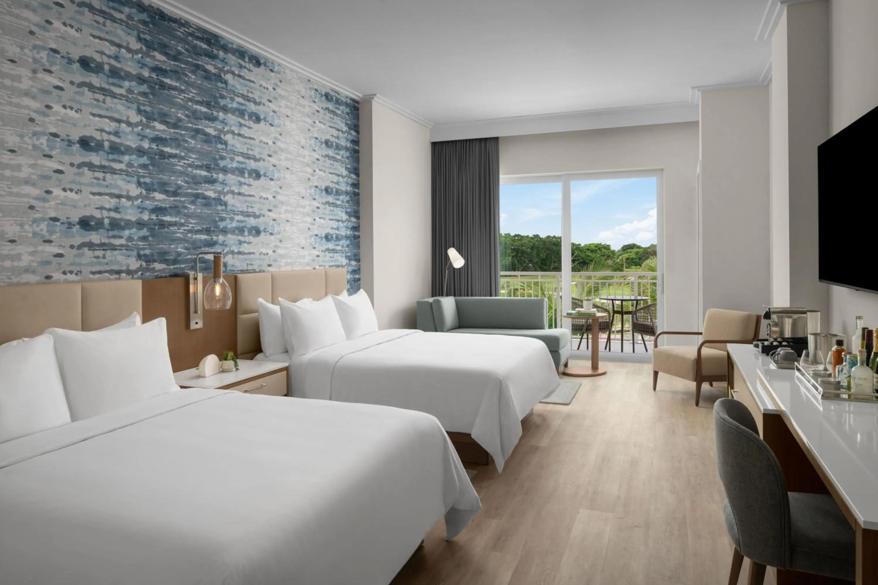 Queen Room with Pool View - Mobility Accessible with Tub in The Belgrove Resort & Spa, West Palm Beach, Autograph Collection