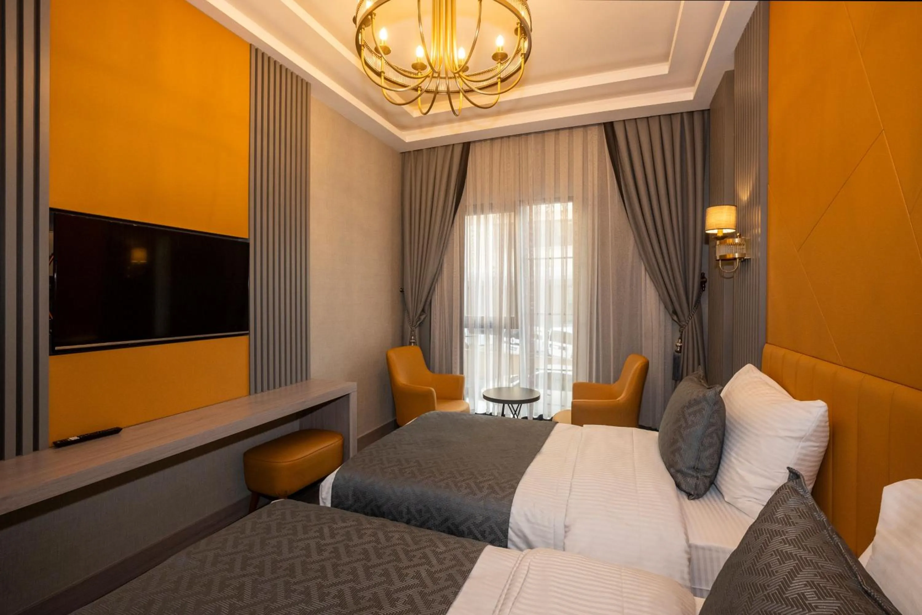 Deluxe Twin Room in Icon Hotel Bomonti