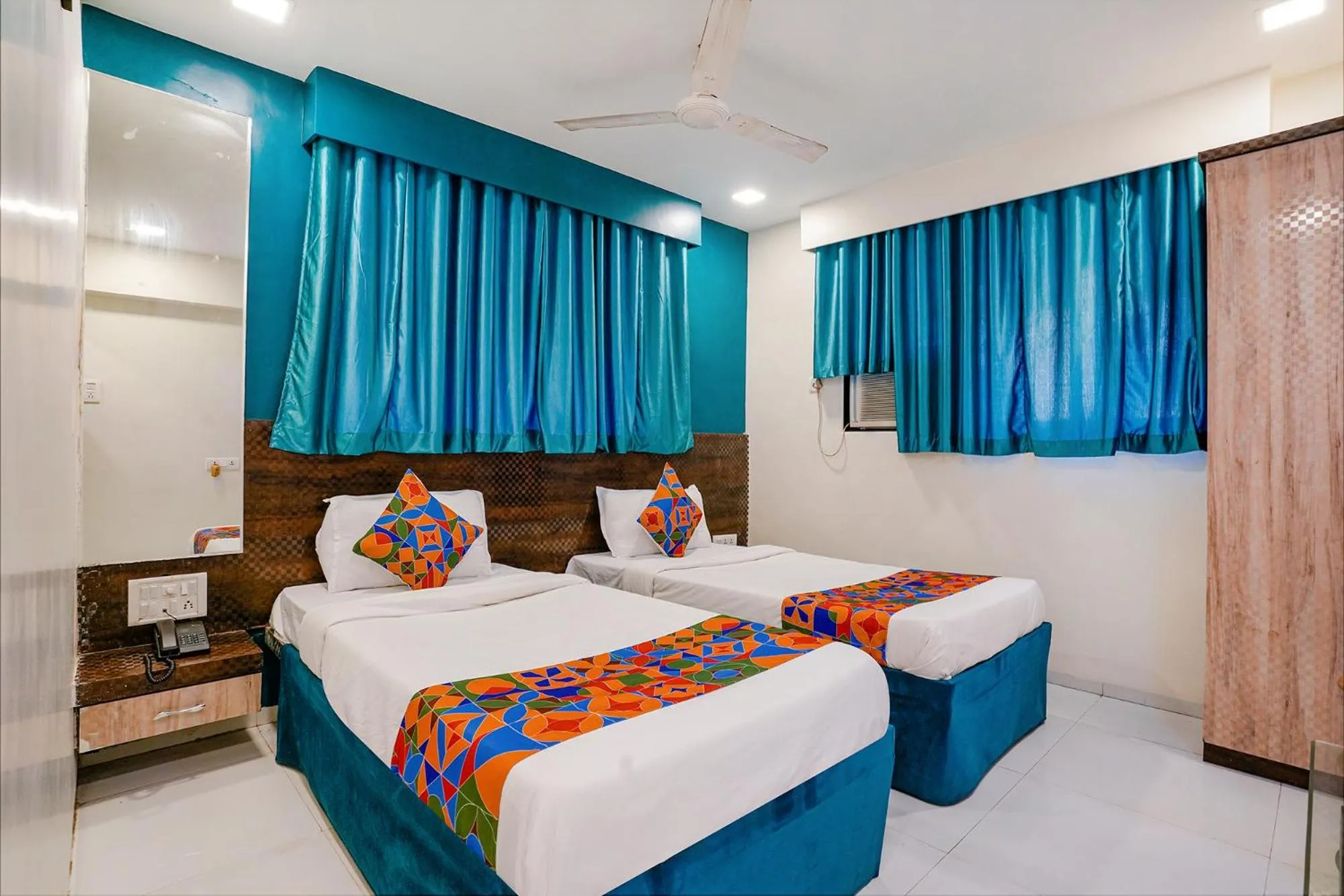 Deluxe Twin Room in Itsy Hotels Bindra Elite