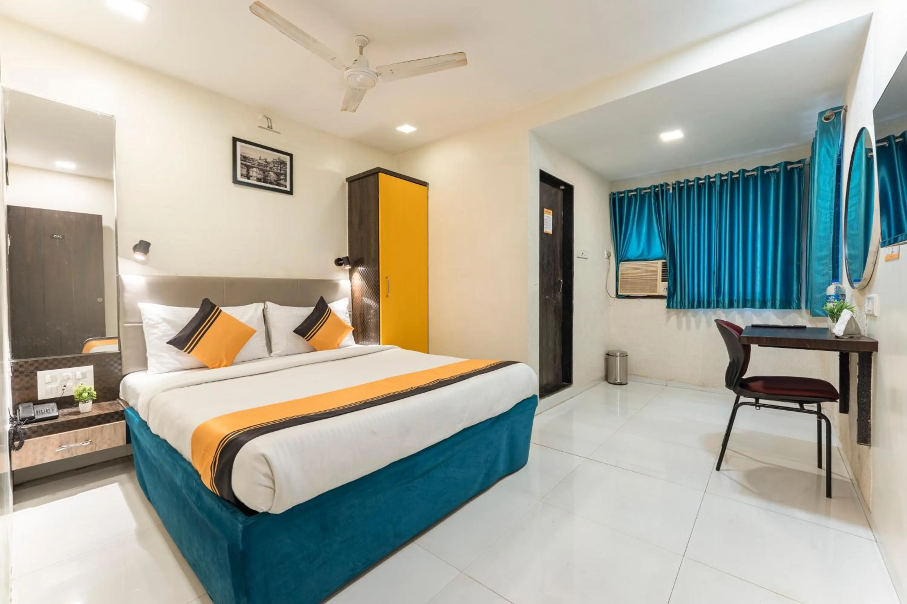 Standard Double Room - single occupancy in Itsy Hotels Bindra Elite
