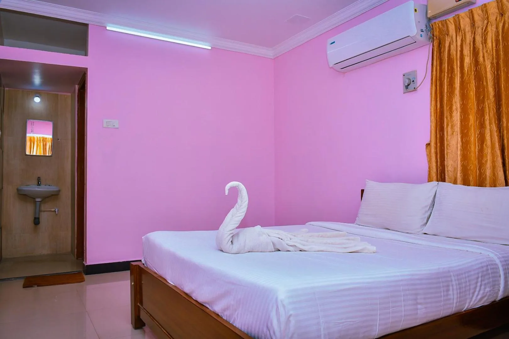 Deluxe Double Room - single occupancy in Coral Shelters Pykara