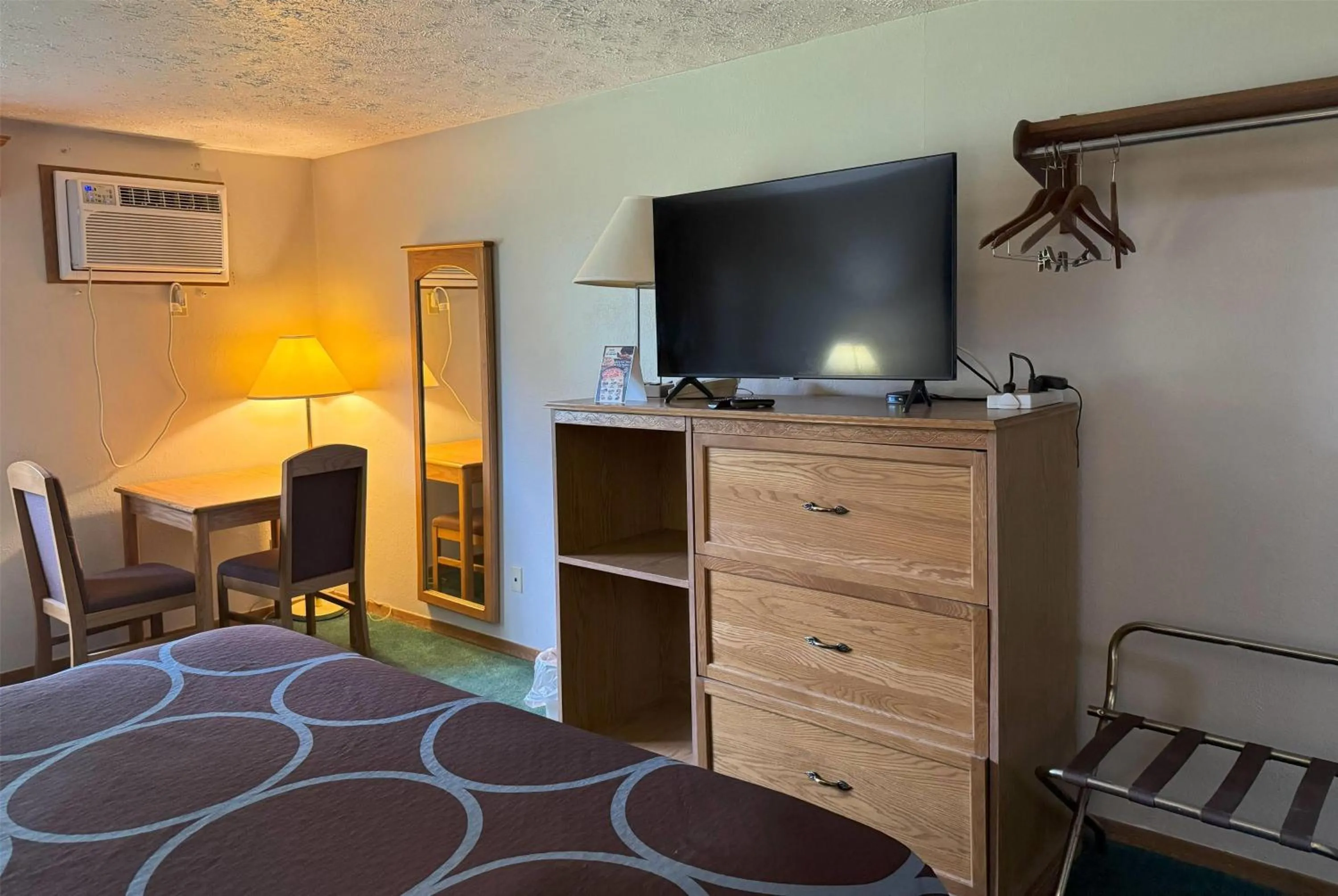 King Room - Non-Smoking in Super 8 by Wyndham Chaska