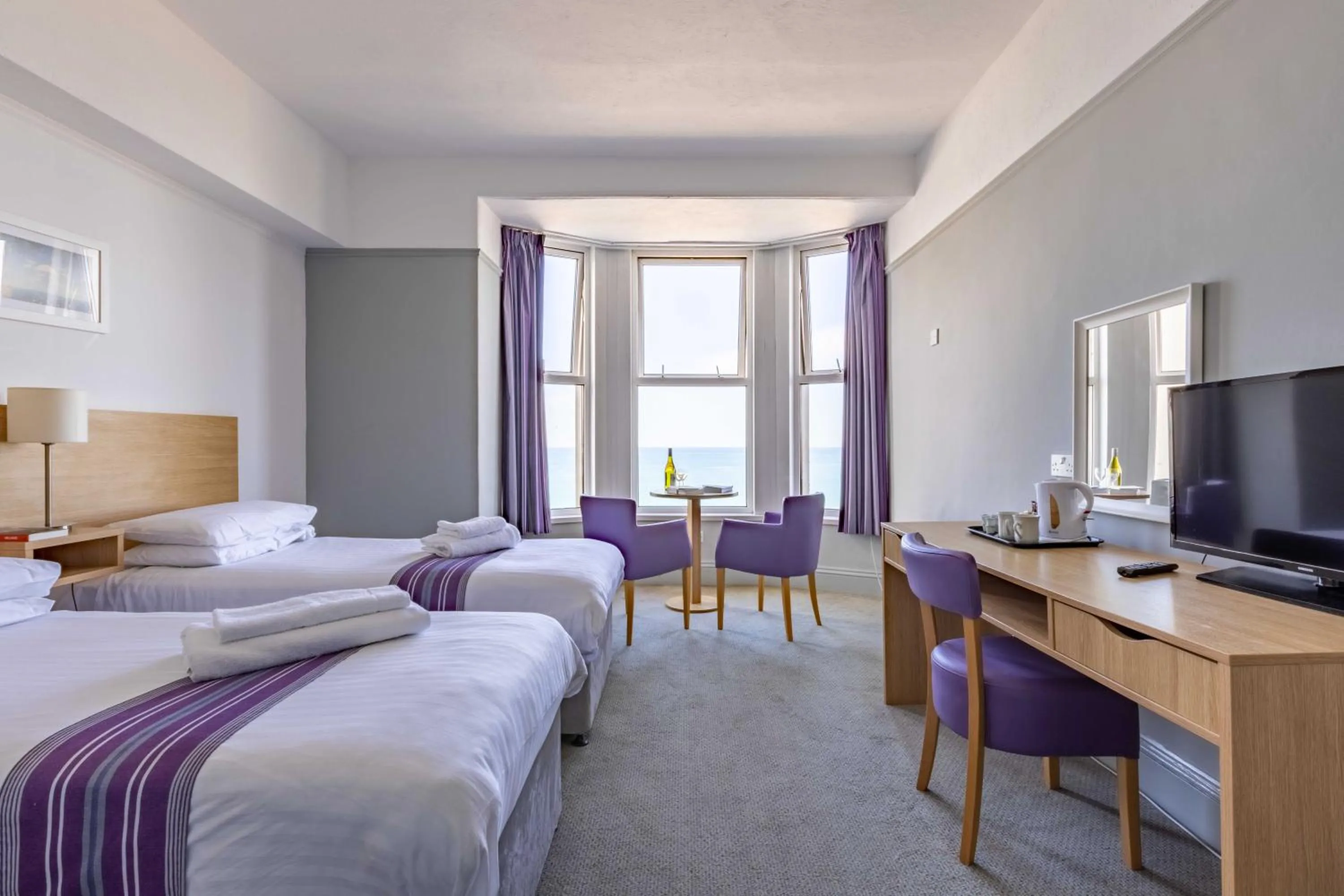Twin Room with Sea View in The Beresford Hotel
