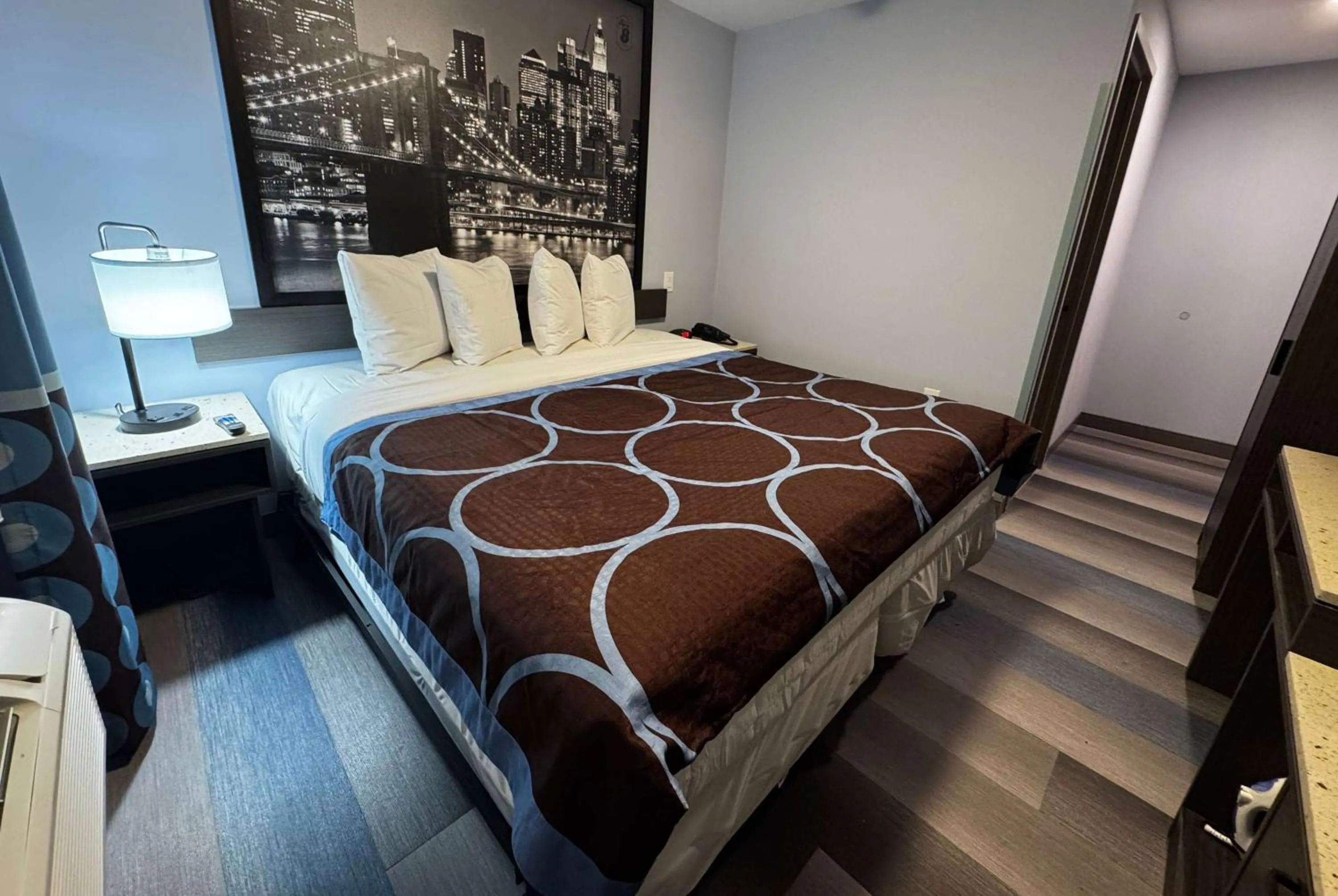 King Room - Non-Smoking in Super 8 by Wyndham Brooklyn Fulton Street Broadway Junction