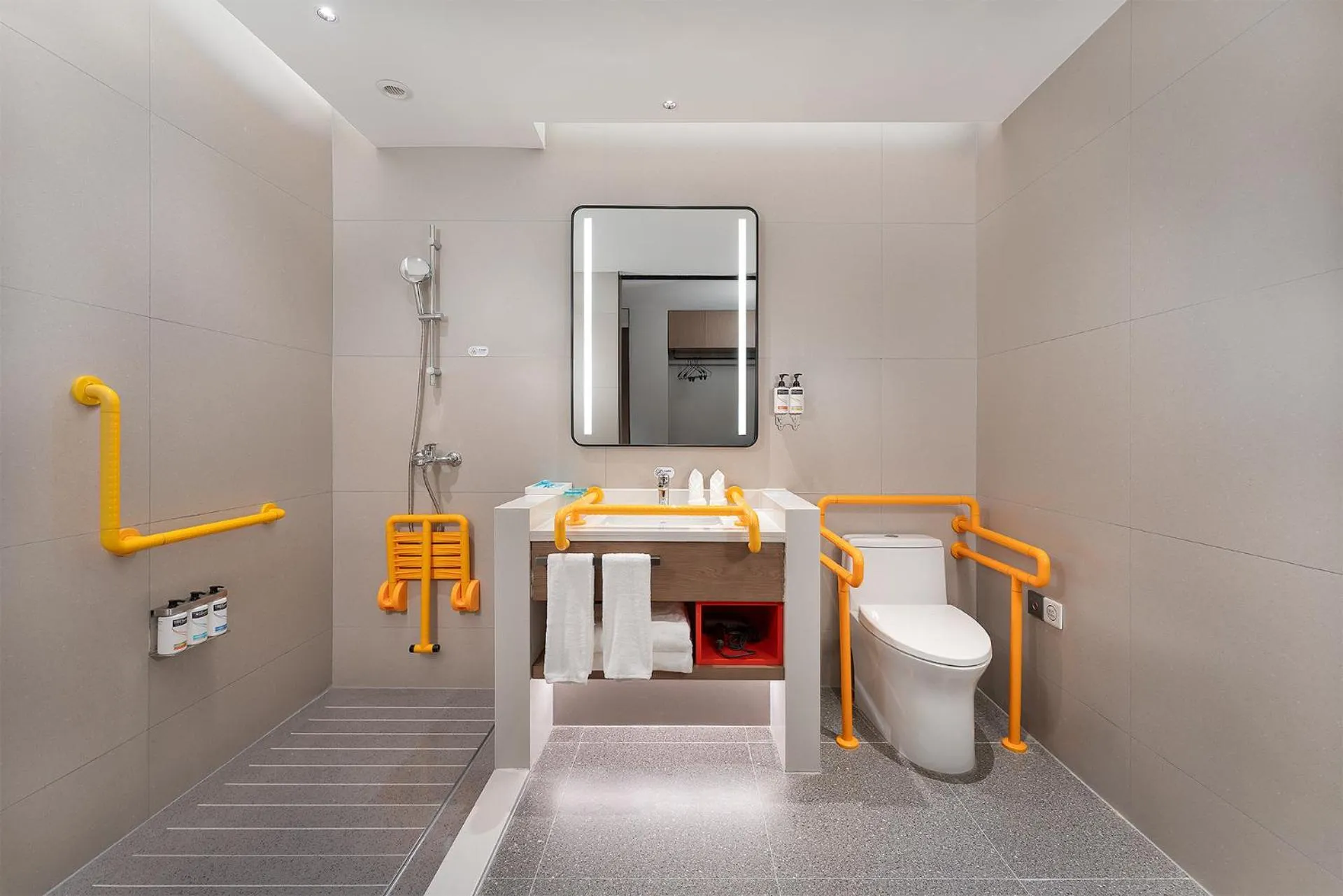 Standard Double Room with Two Double Beds - Disability Access in Holiday Inn Express Kunming Economic Dev Zone by IHG