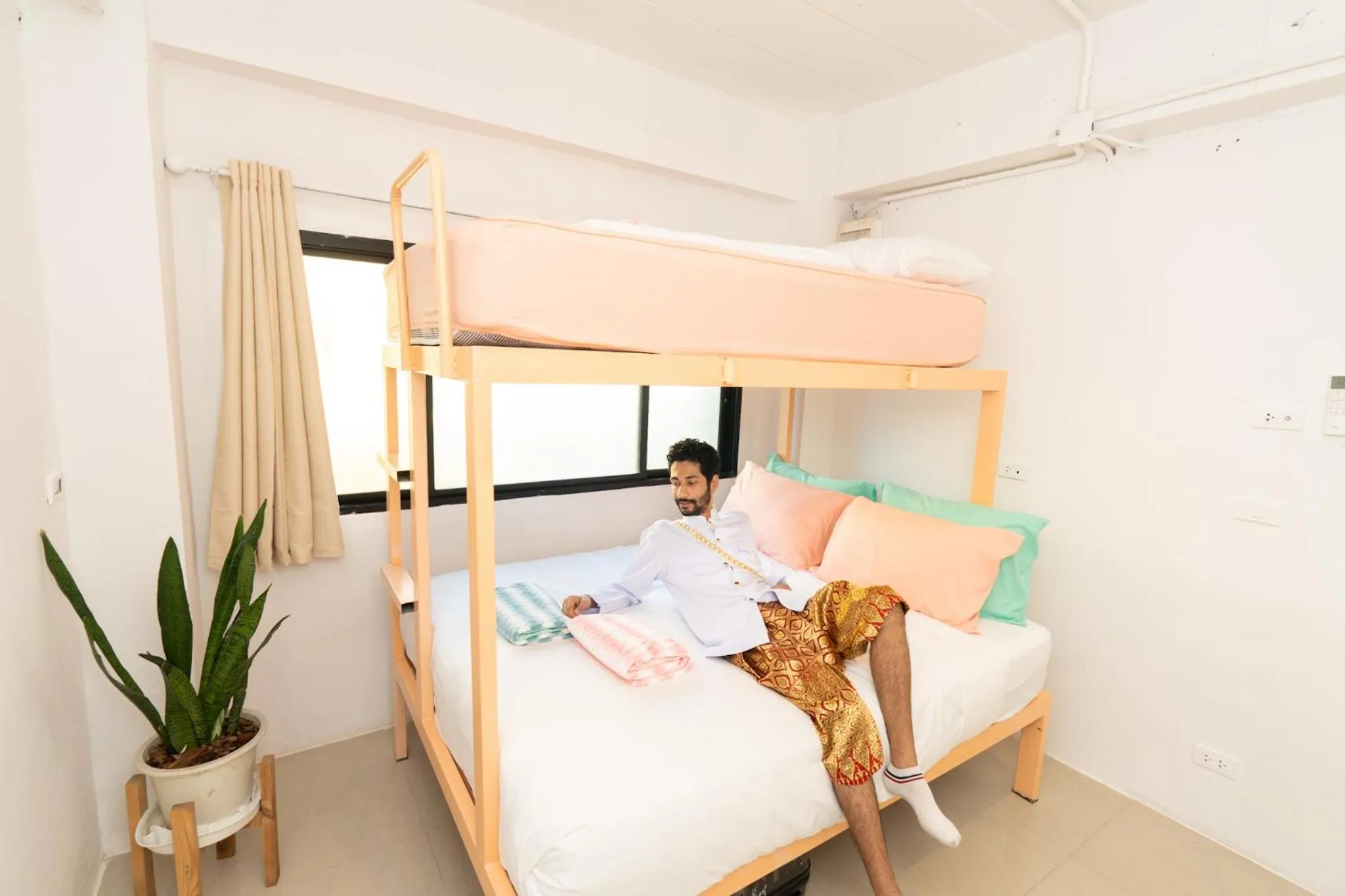 Quadruple Room with Private Bathroom in Easy Sunday Khaosan Bangkok
