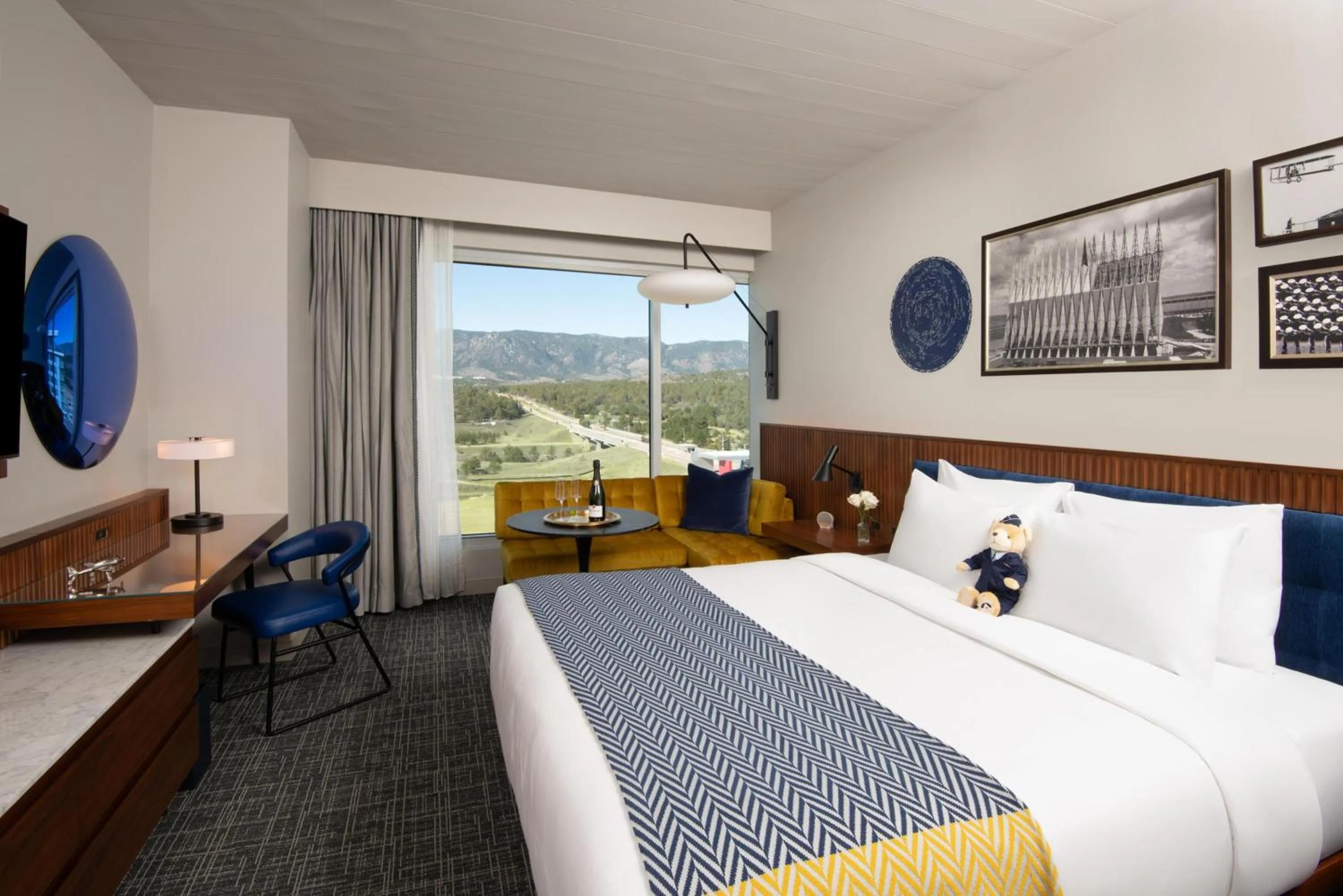 King Room with Mountain View in Hotel Polaris