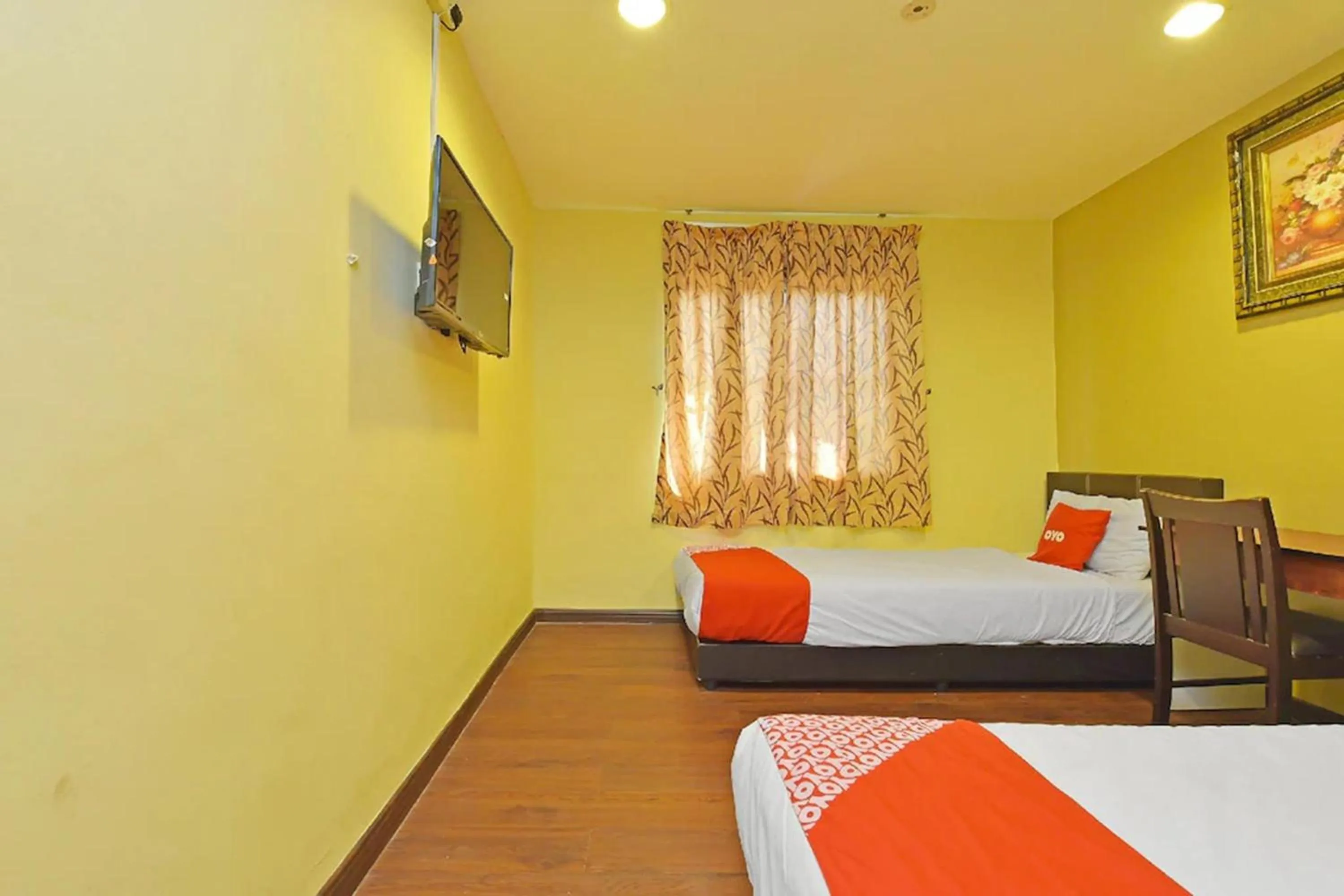 Deluxe Twin Room in 98 Hotel