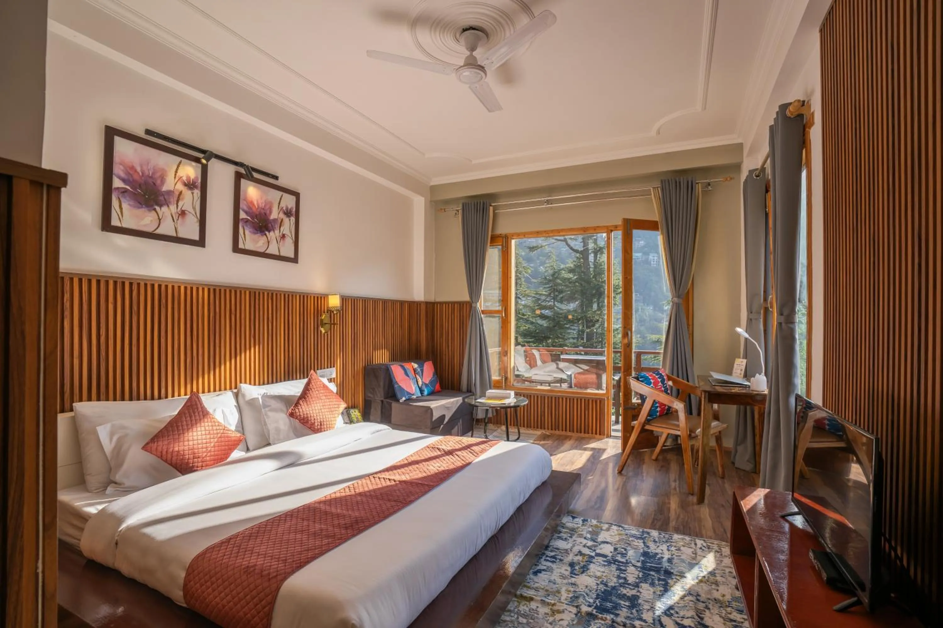 King Room with Balcony in Alt Life Manali, Old Manali