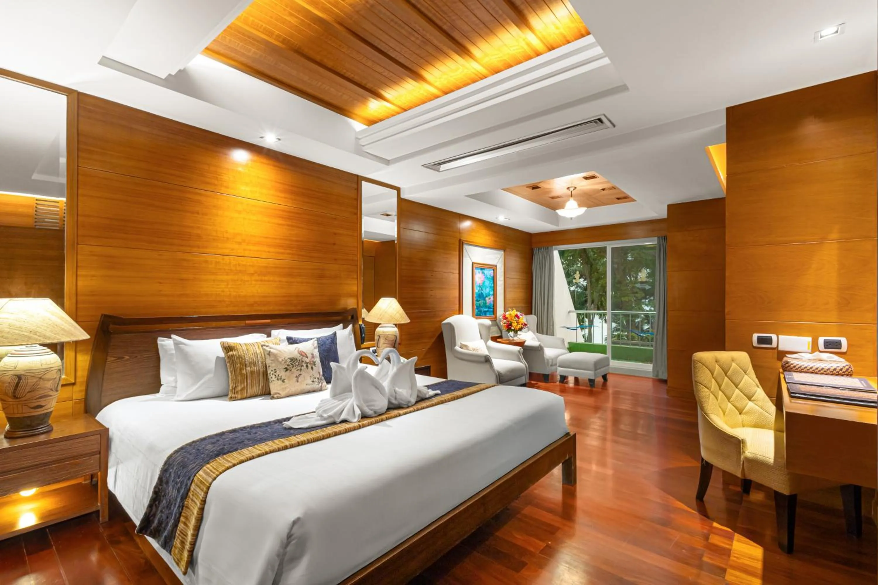 Family Suite (2 bedrooms) in Royal Cliff Beach Terrace Pattaya