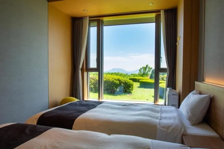 Twin Room with Mountain View - Ground Floor in Senomoto Kogen Hotel