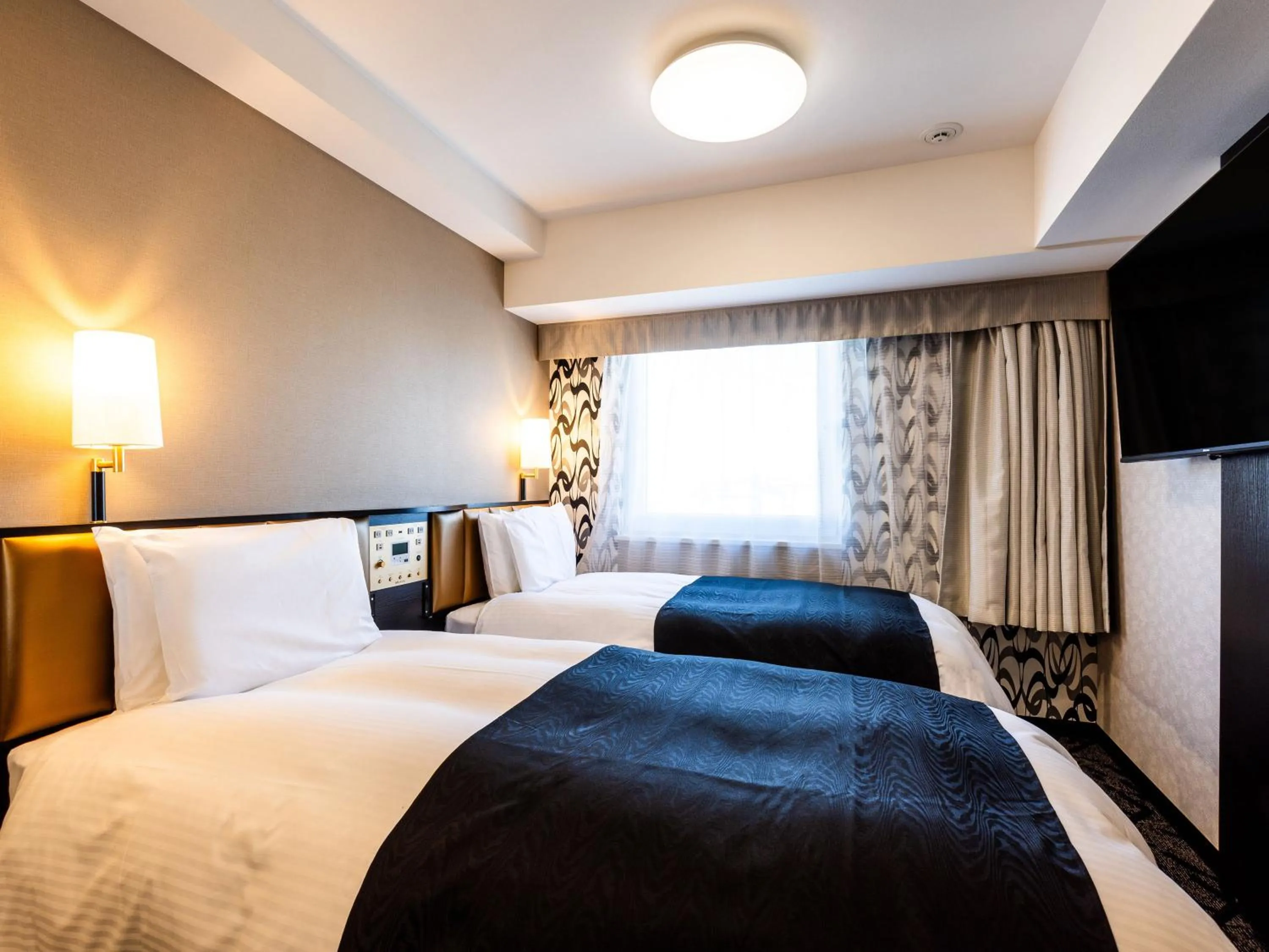 Twin Room - Non-Smoking in APA Hotel Tokyo Nishikasai Ekimae