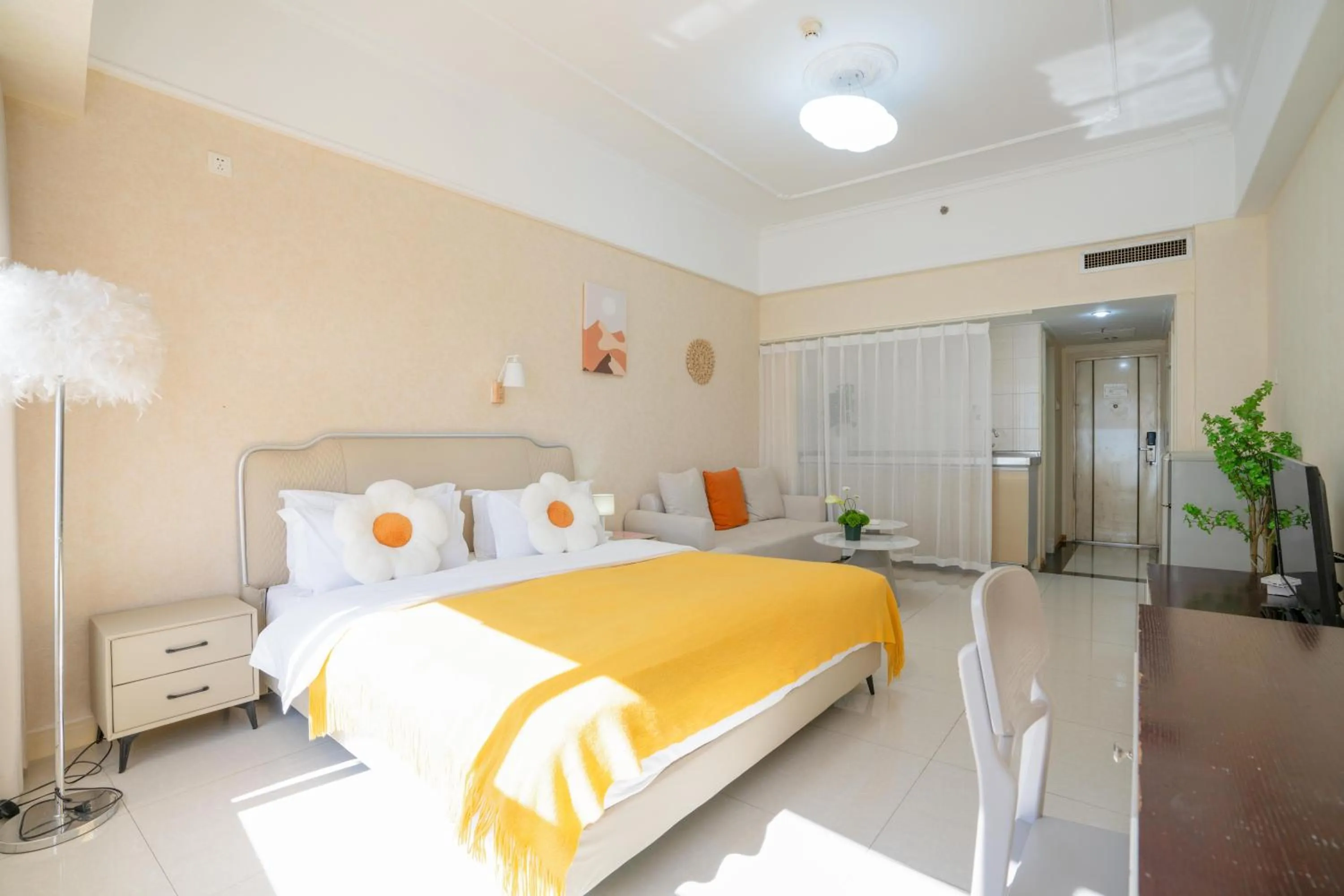 Deluxe Queen Room in Ha Luo Hotel