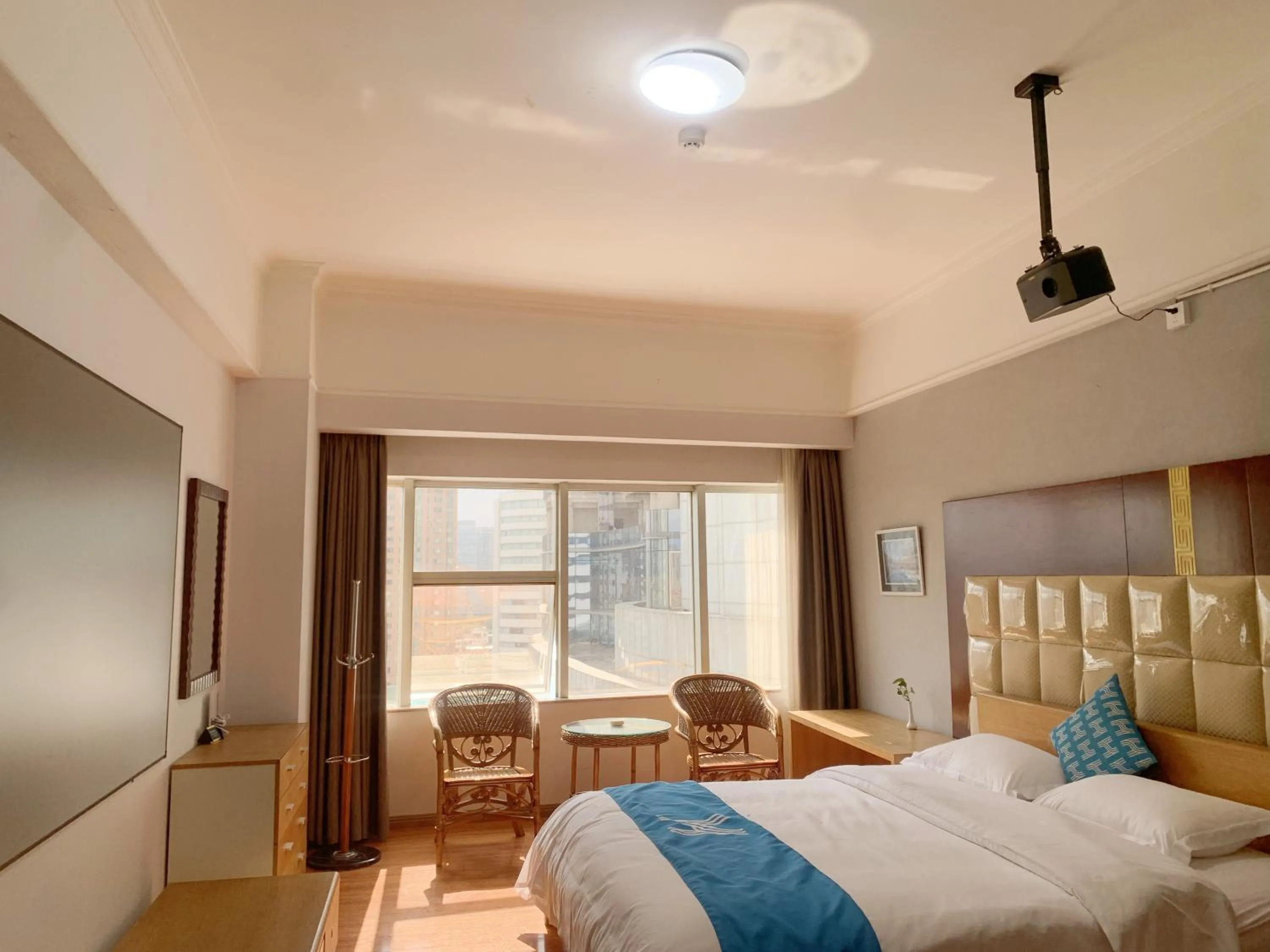 Business Queen Room in Ha Luo Hotel