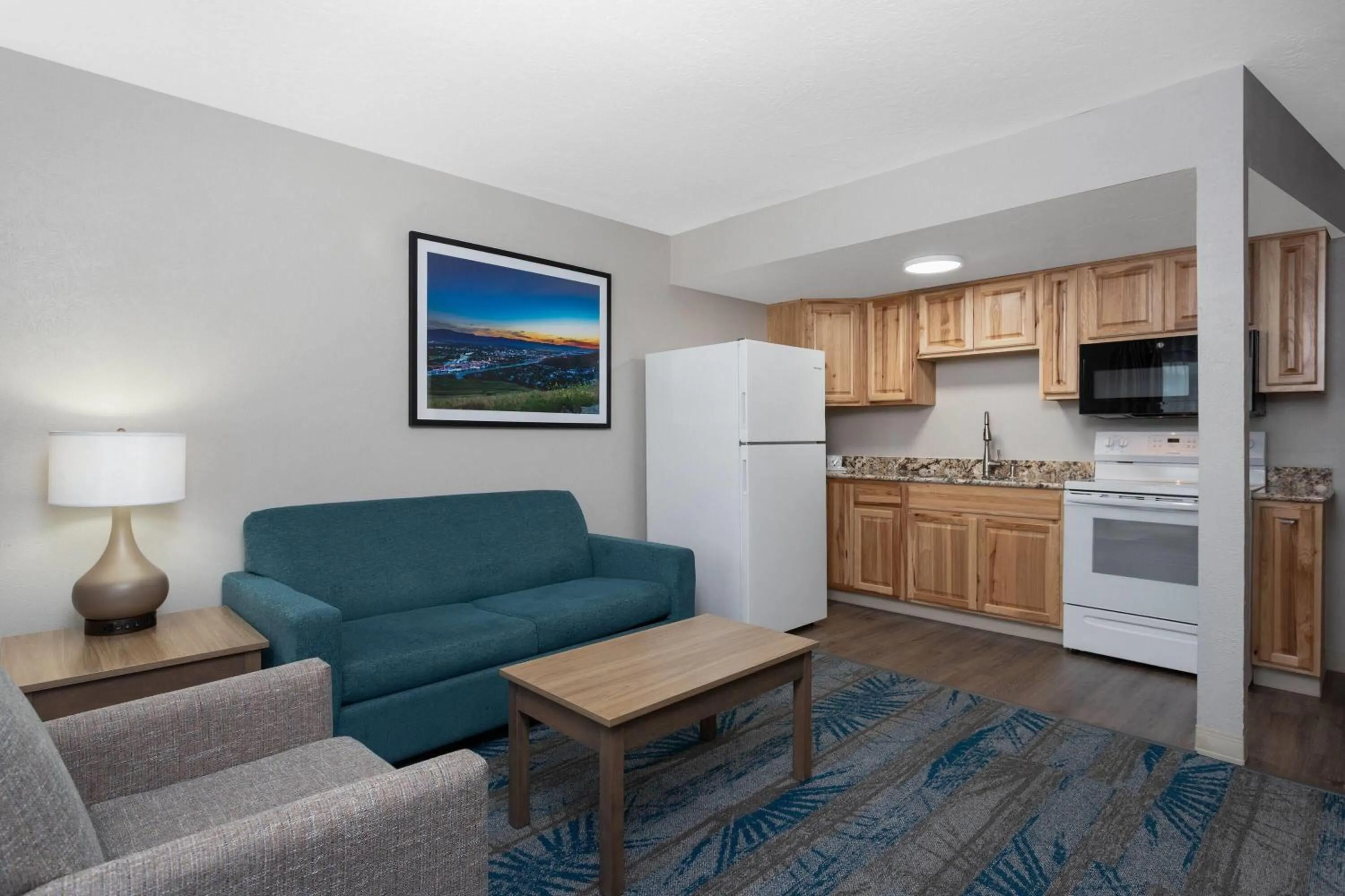 Queen Studio Suite - Non-Smoking in Days Inn and Suites by Wyndham Downtown Missoula-University