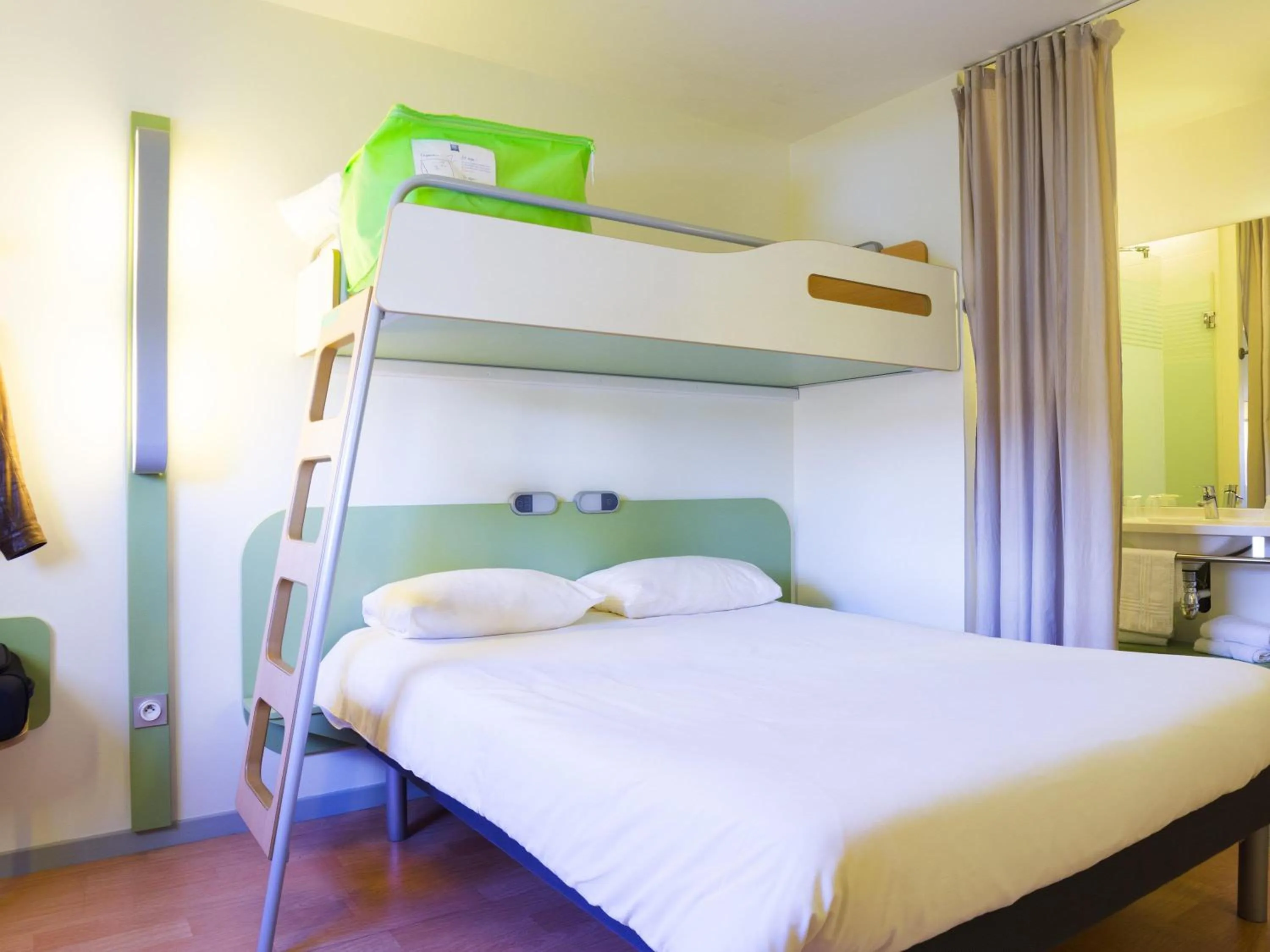 Standard Room in Ibis Budget Valence Sud