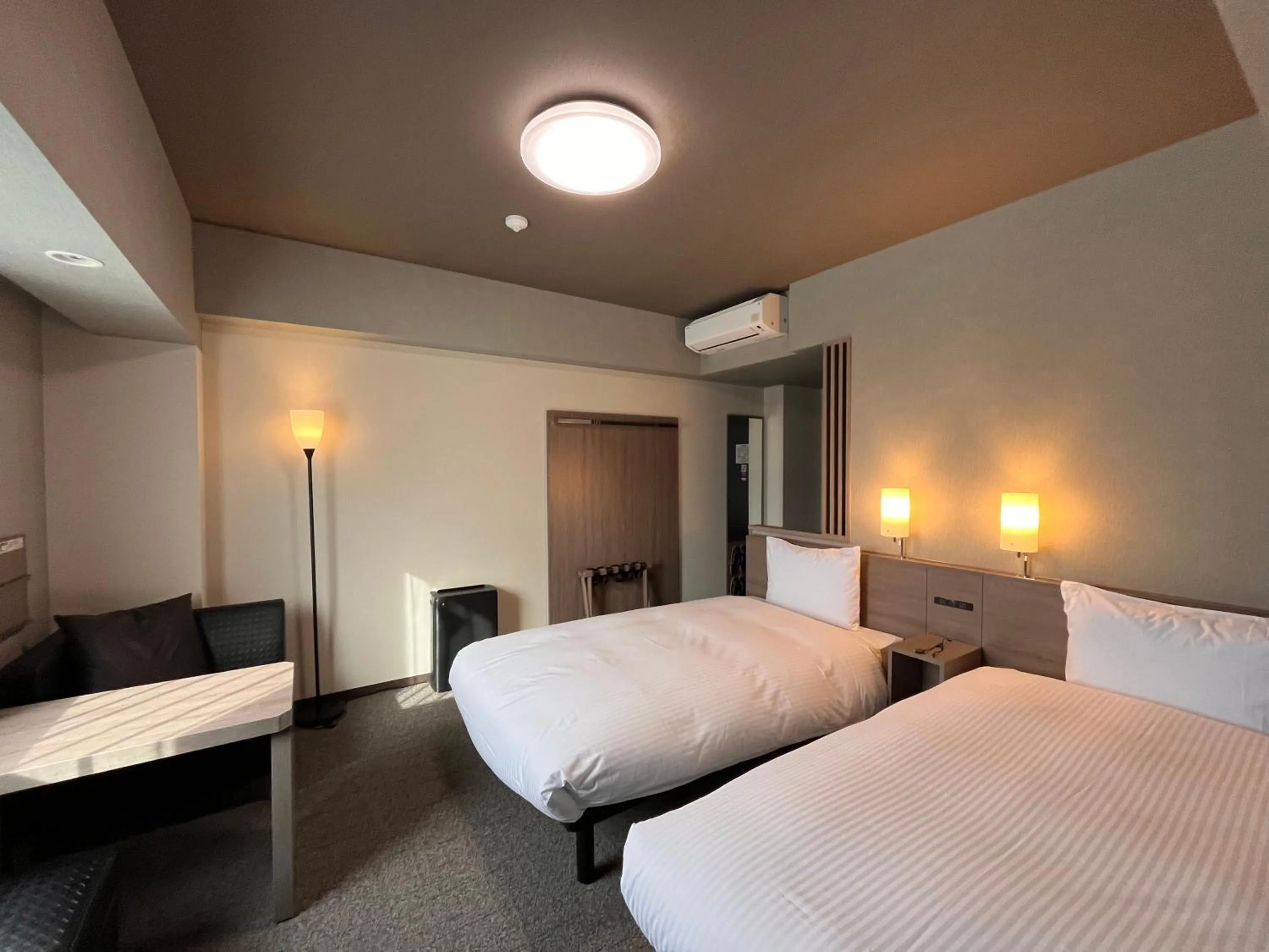 Twin Room - single occupancy - Heated Tabacco Only - Smoking in Hotel Route Inn Suzaka