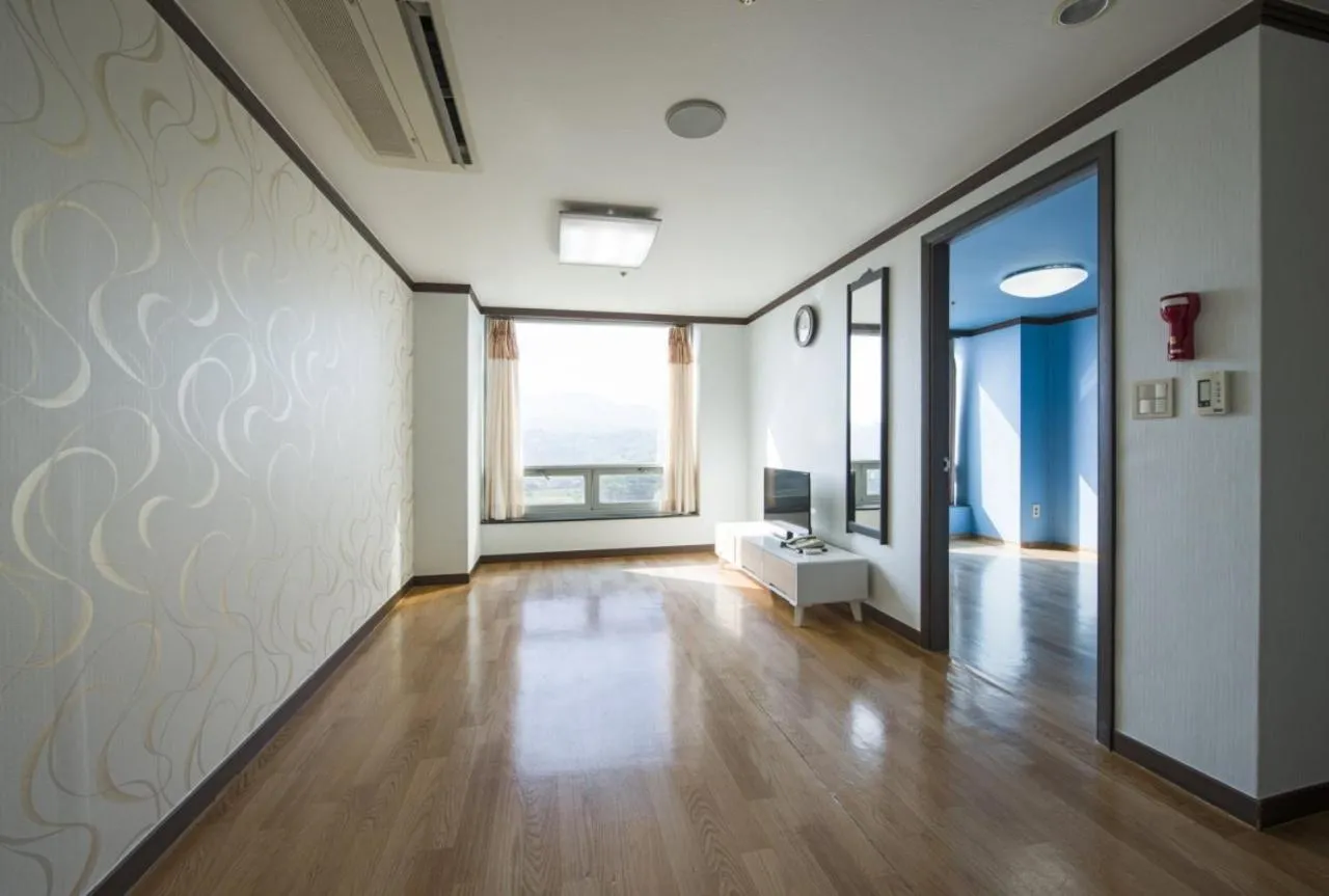 Family Room in The WITT DOGO