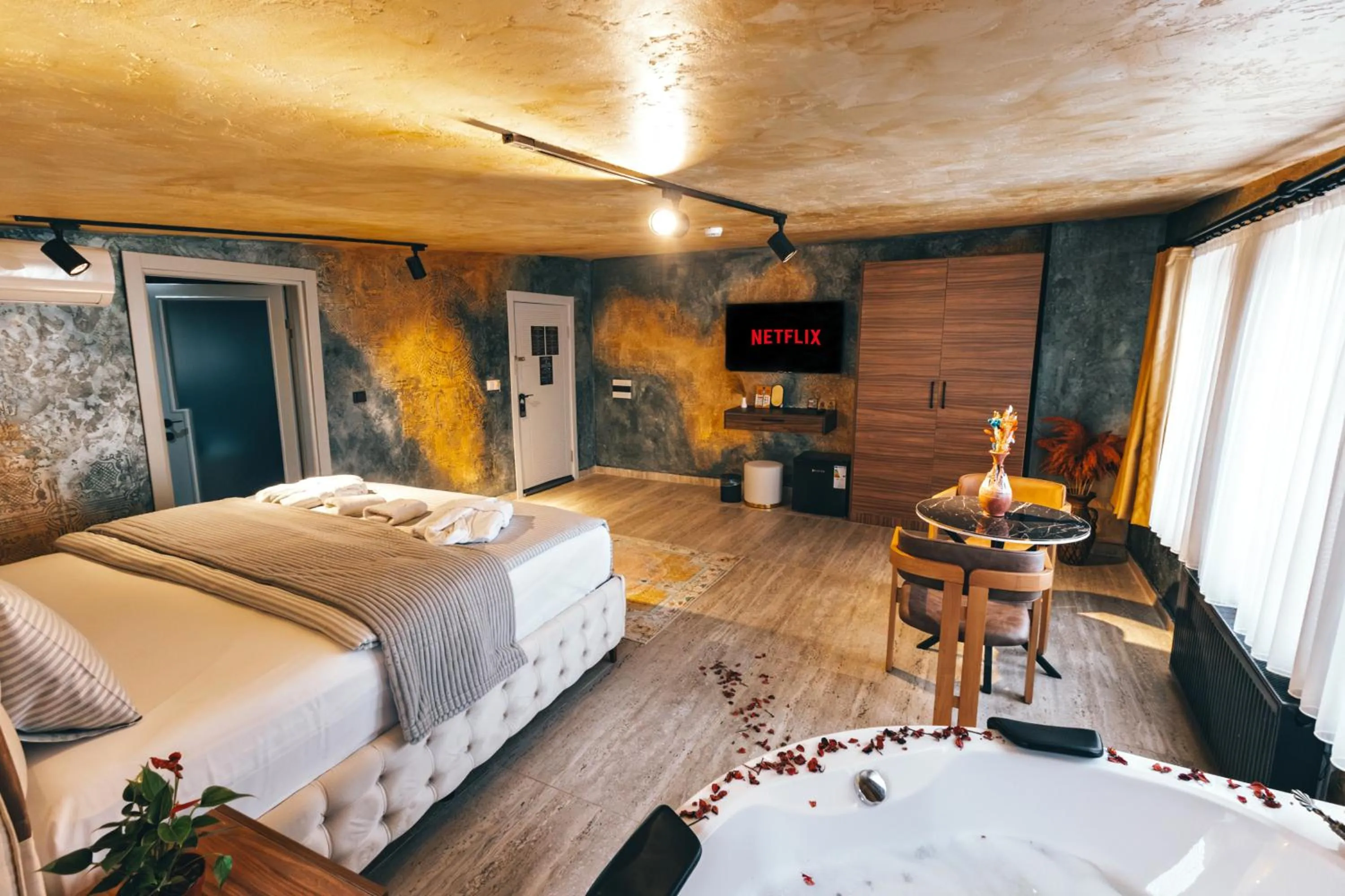 Queen Room with Spa Bath in Cappadocia Divin House