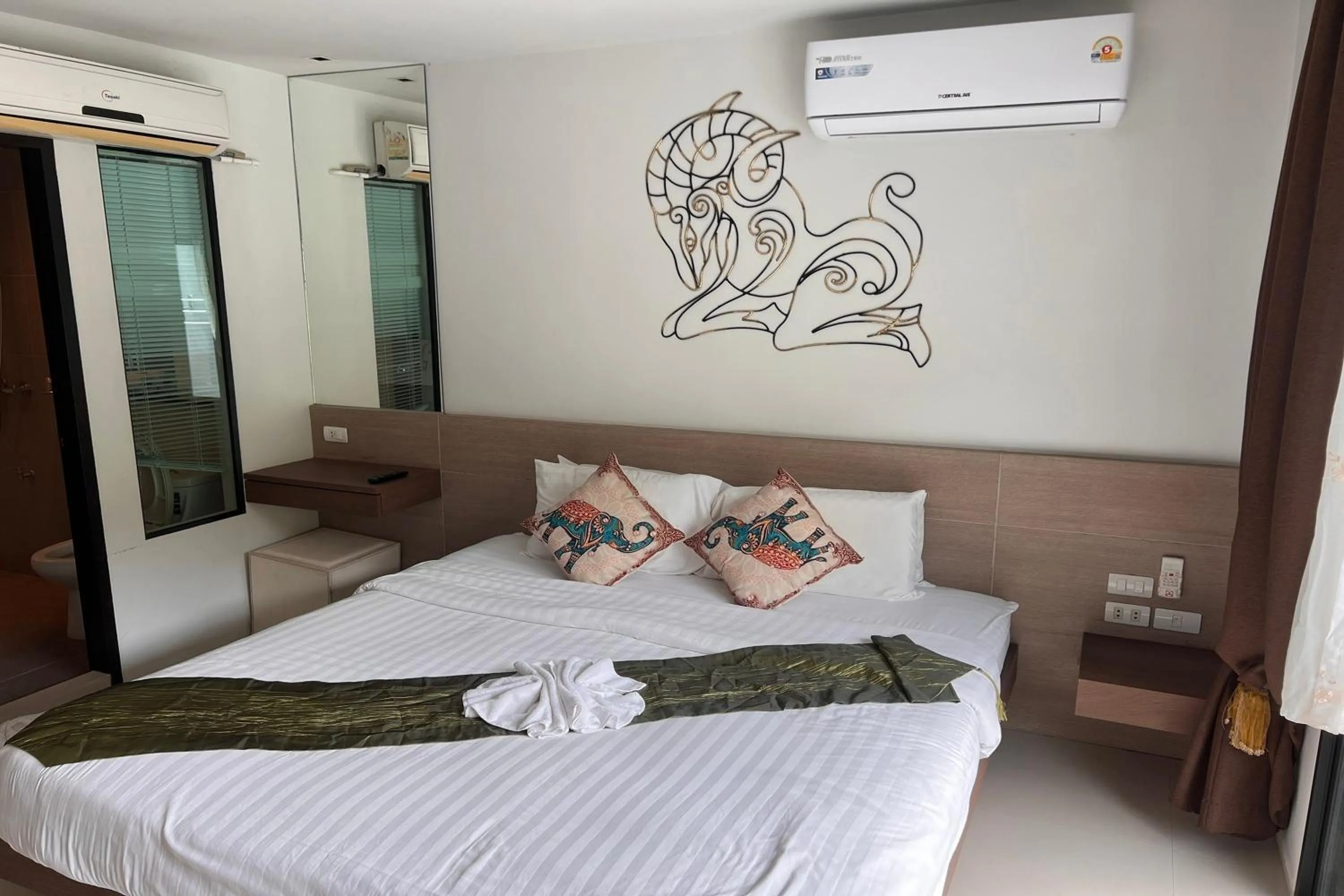 Apartment with Mountain View in JZ Patong