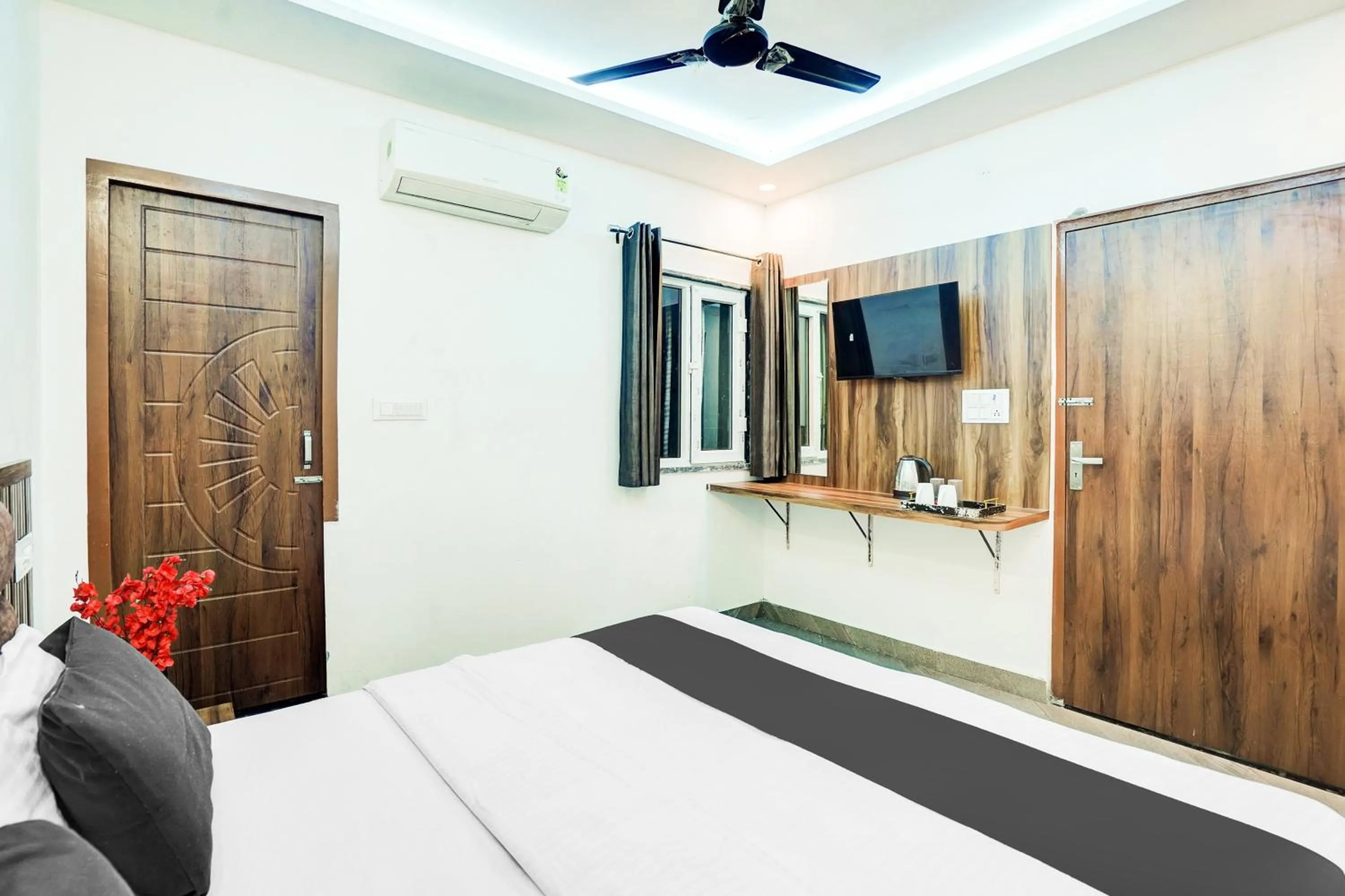 Hotel O Sunrakh Road Vrindavan Formerly Ganga Residency