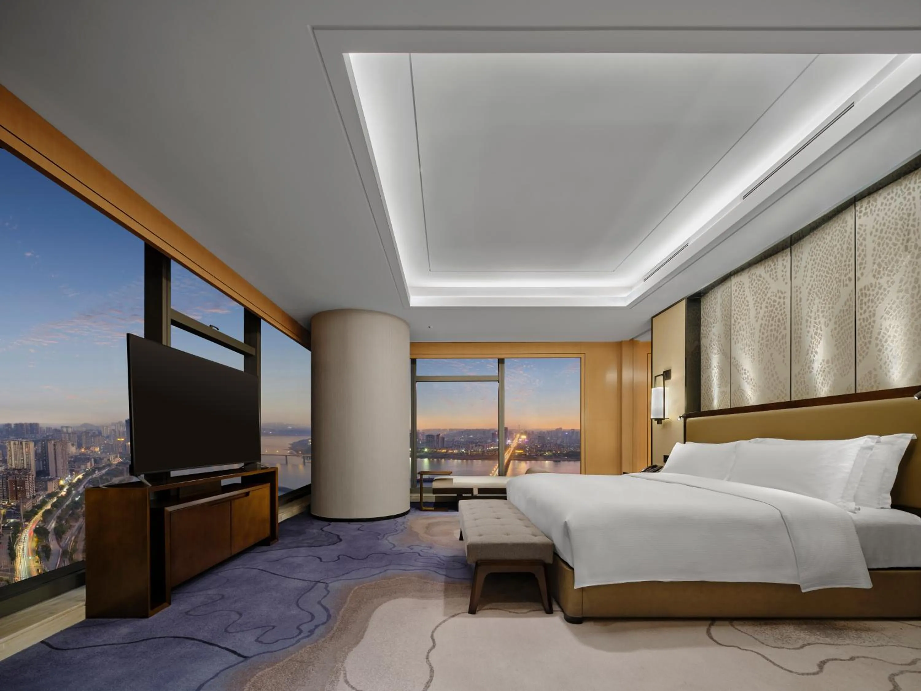 One-Bedroom Executive King Suite - Lounge Access in Hilton Zhuzhou
