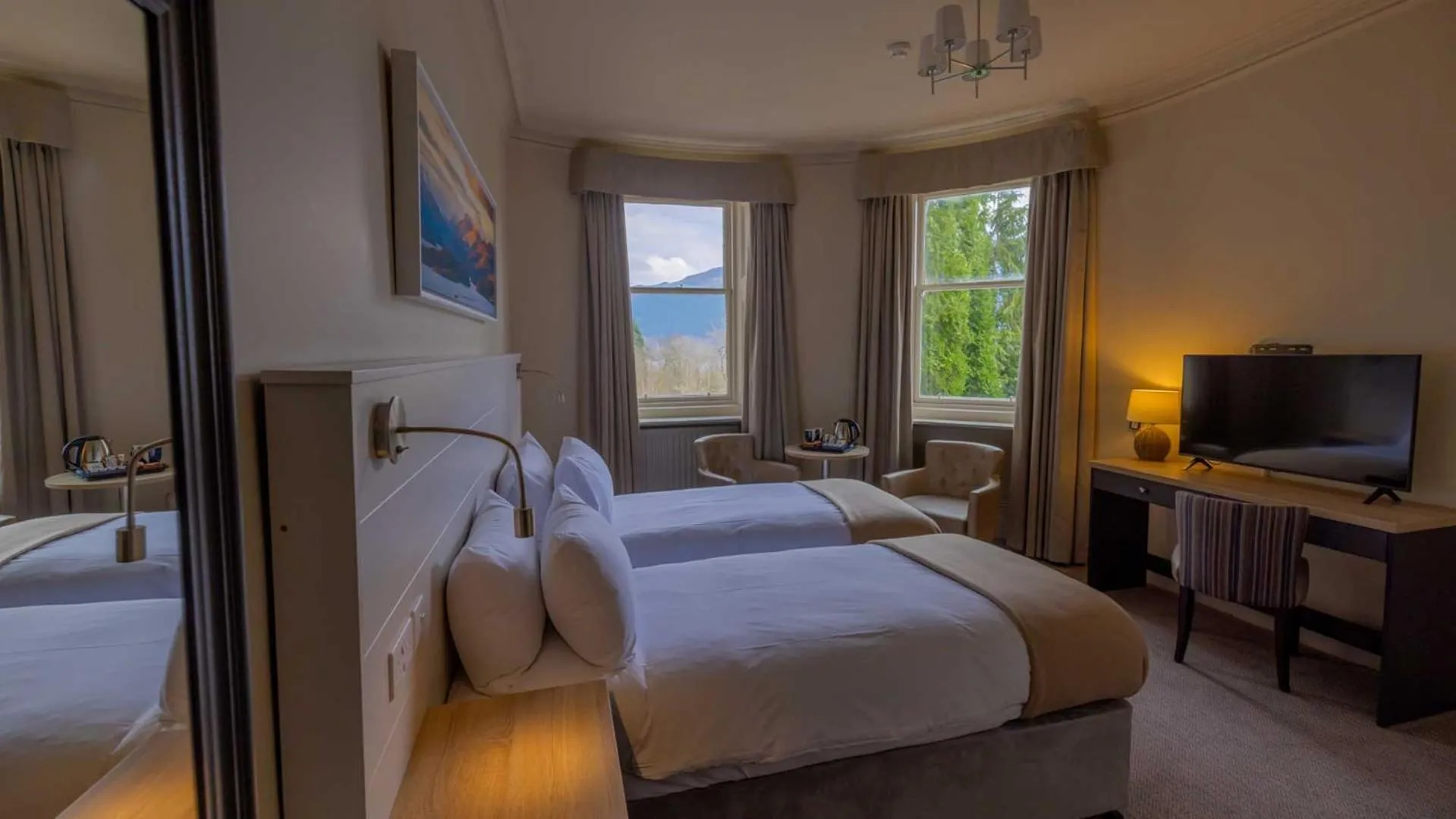 Superior Twin Room in The Tarbet Hotel