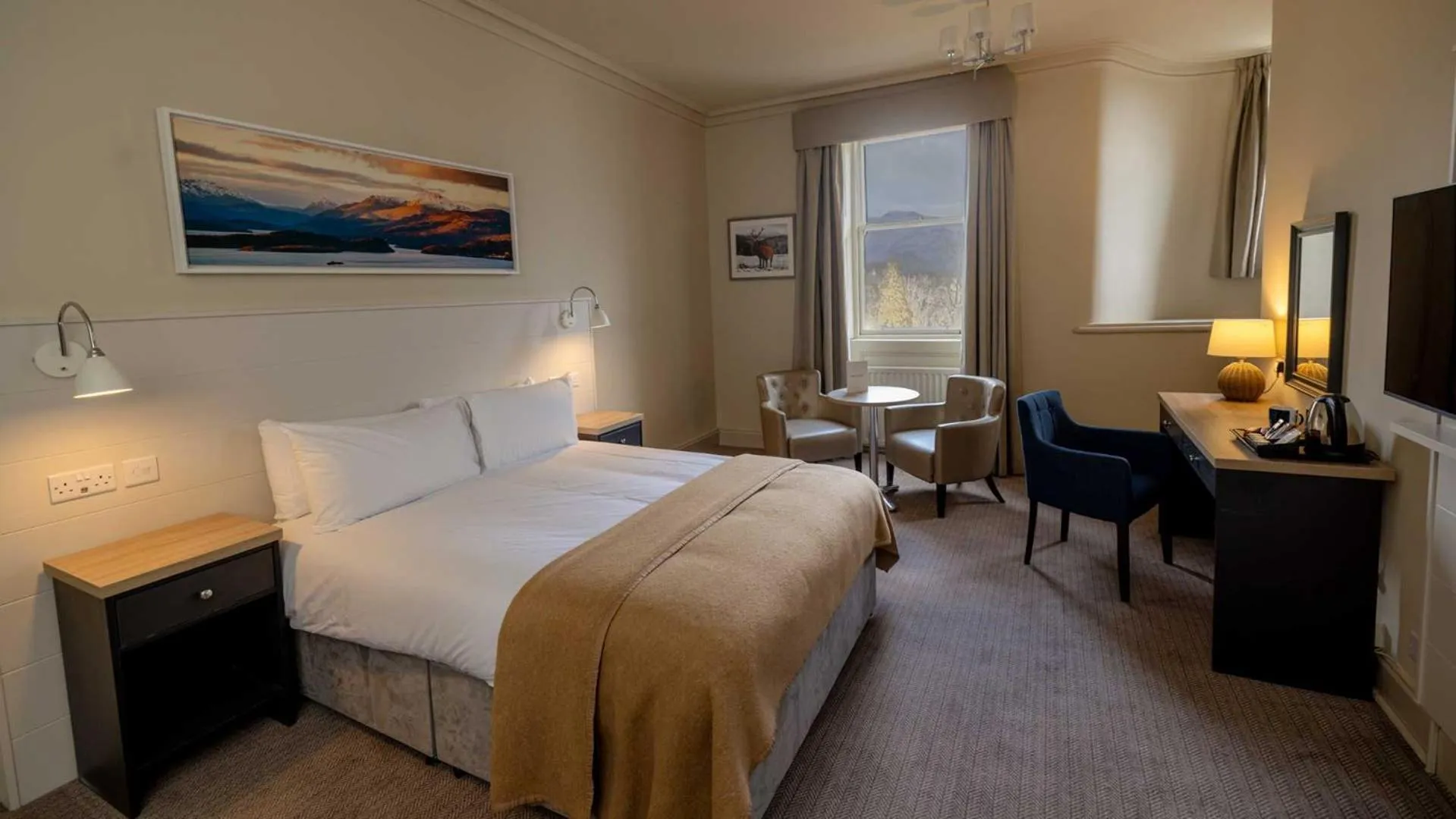Superior Double Room in The Tarbet Hotel