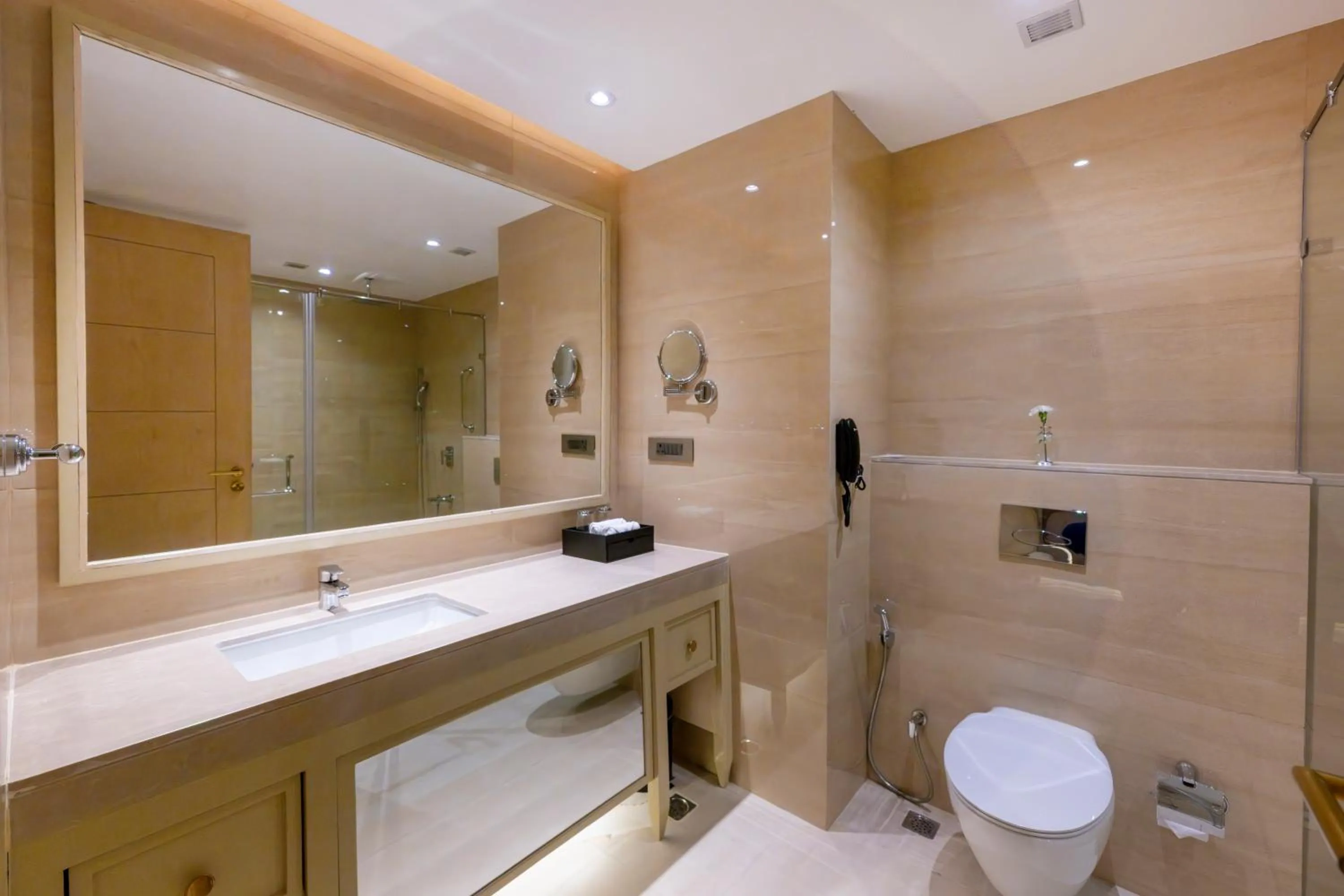 Superior King Room in dusitD2 Fagu, Shimla