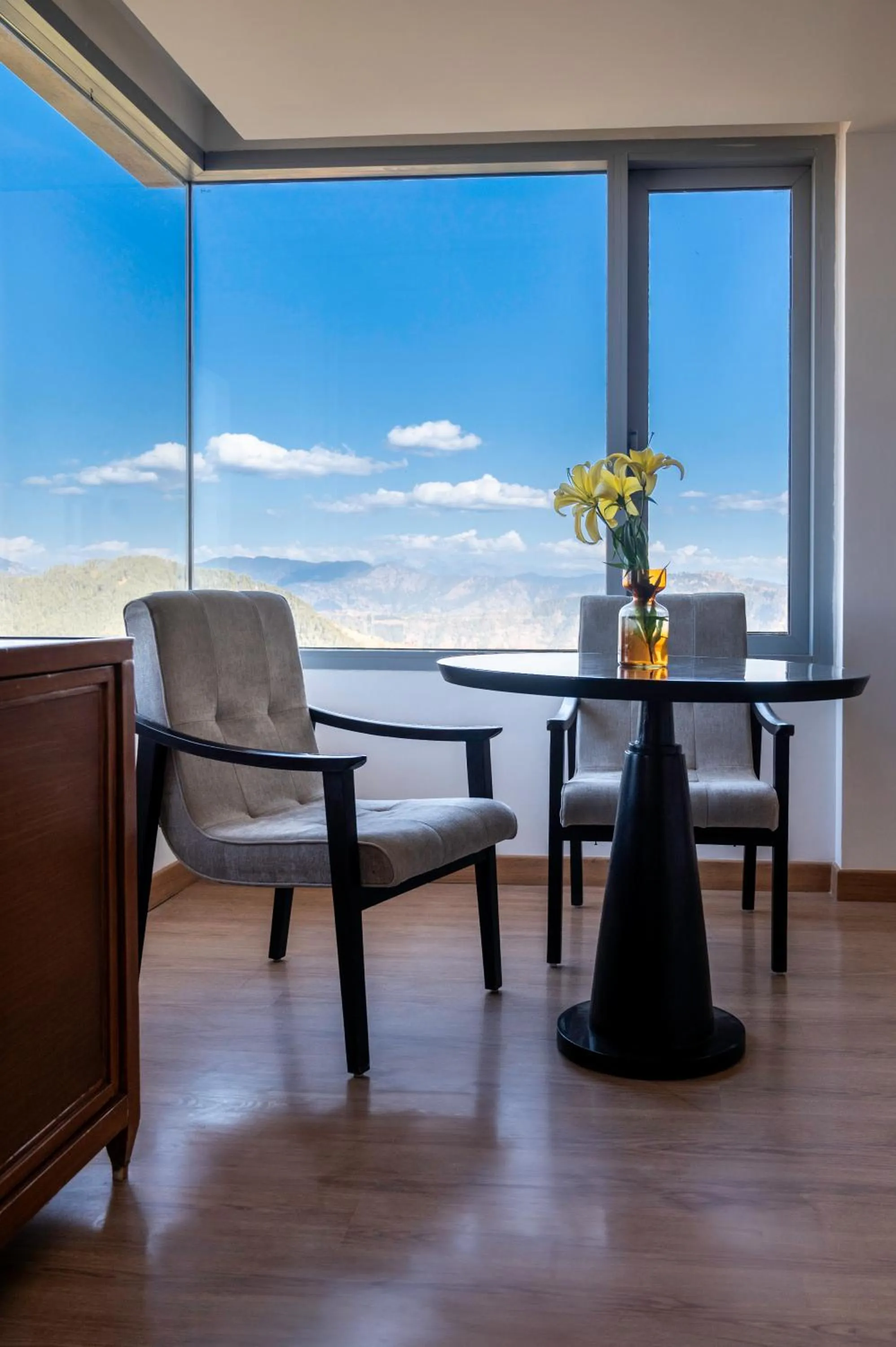 Deluxe King Room in dusitD2 Fagu, Shimla