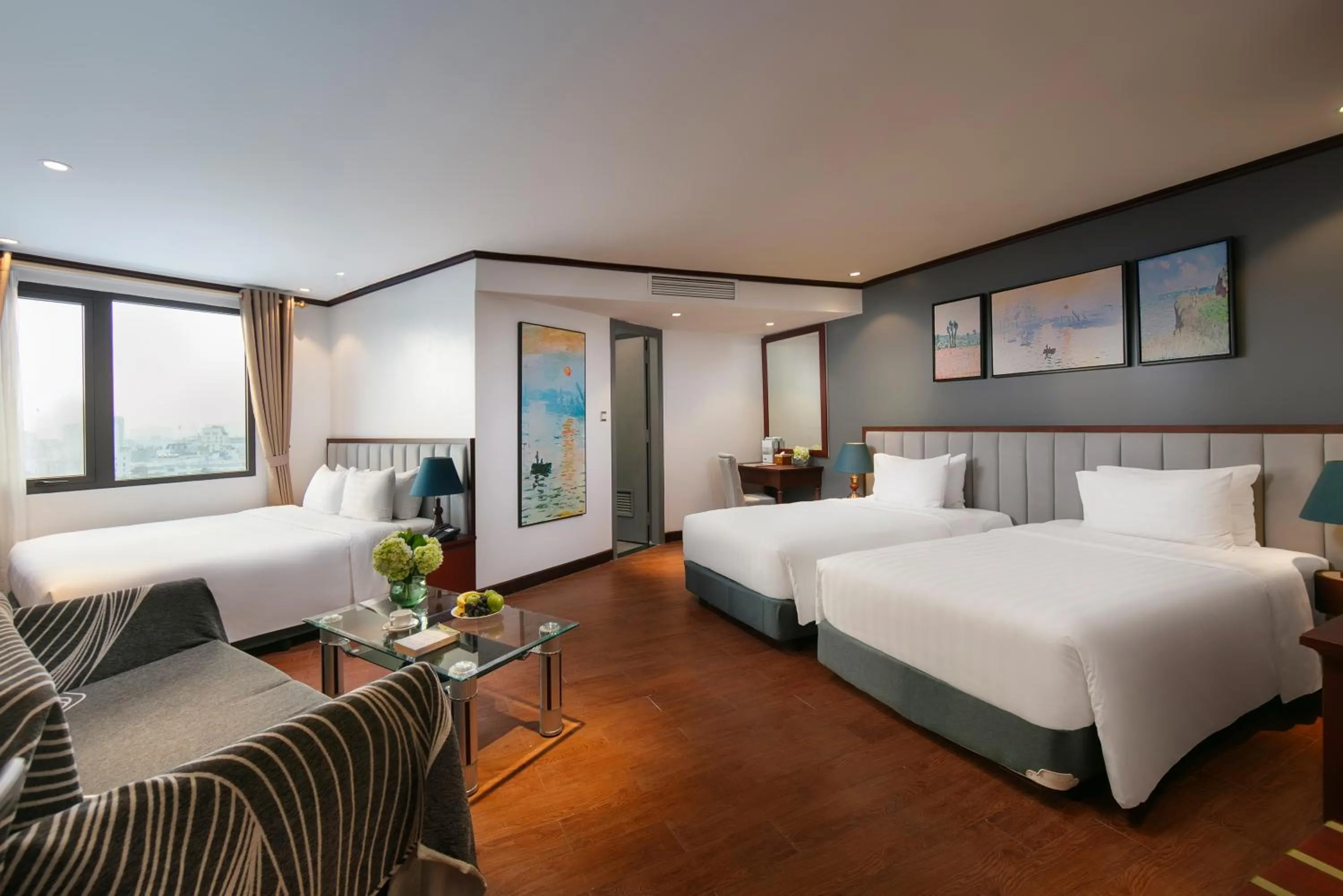 Family City View in MAY DE VILLE Corner Hotel