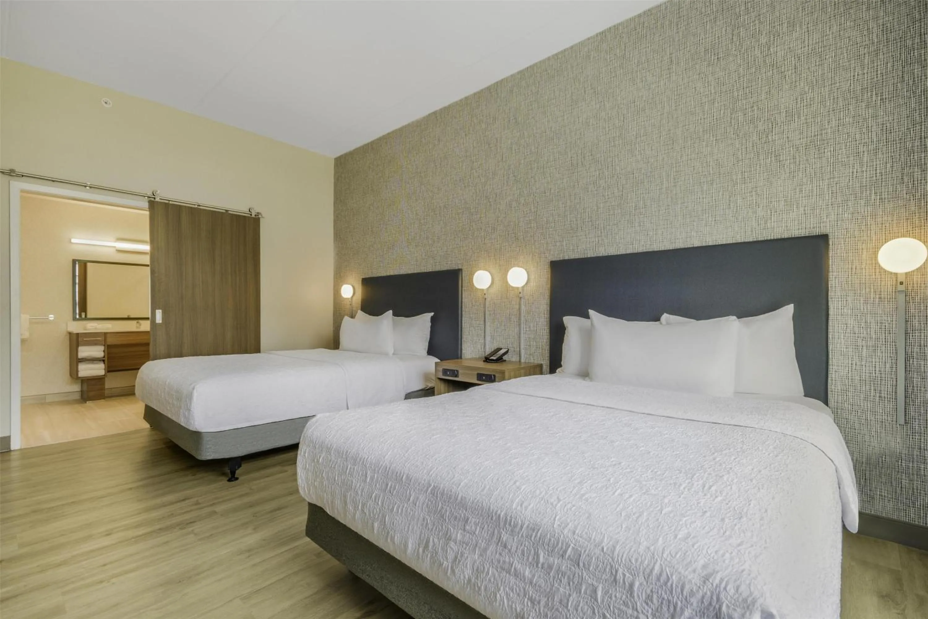 Suite with Two Queen Beds and Tub - Mobility Accessible in Home2 Suites By Hilton Cincinnati Midtown Oakley