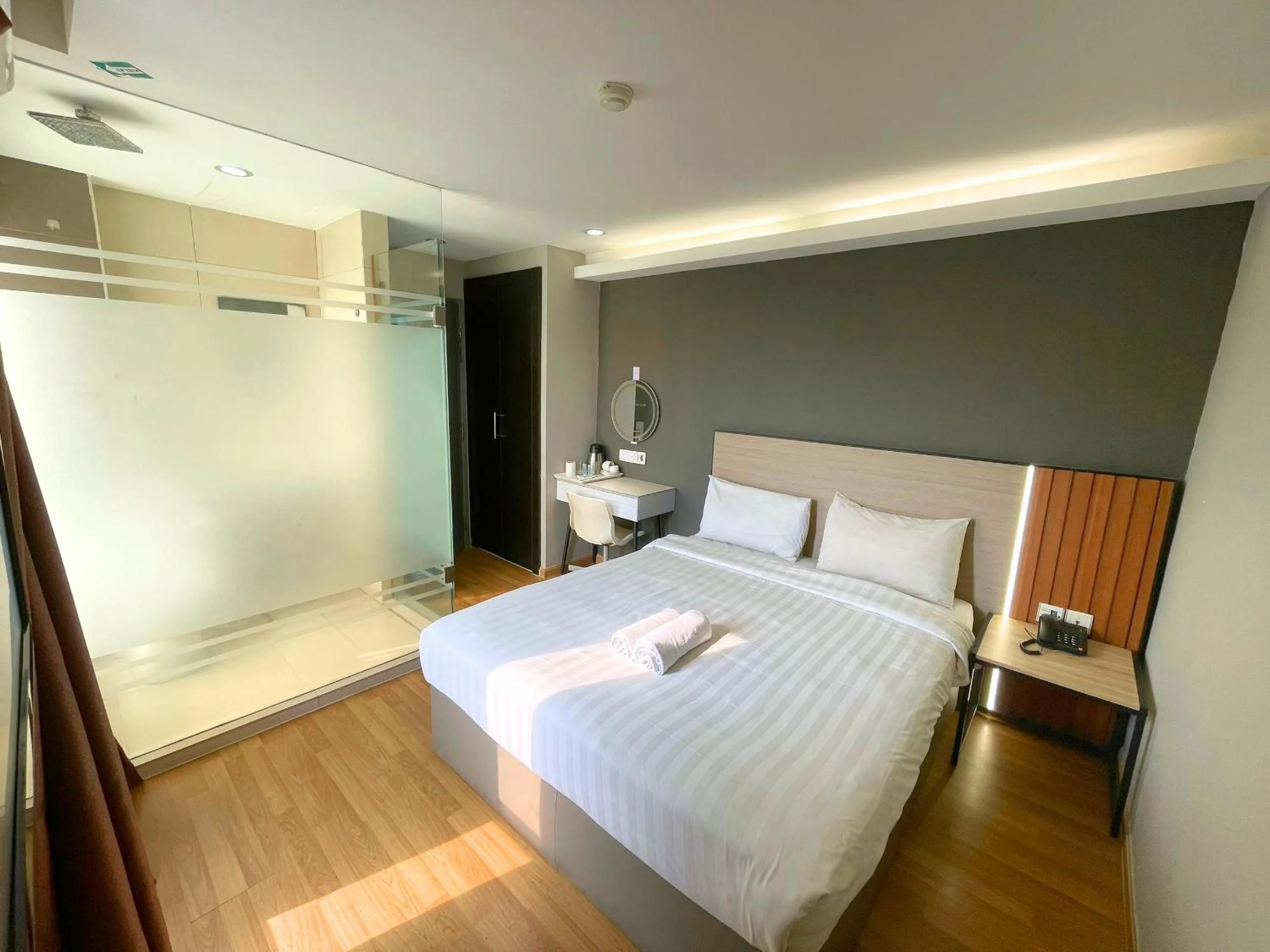 Deluxe Queen Room with Window in Hotel 99 Bandar Klang (Meru)